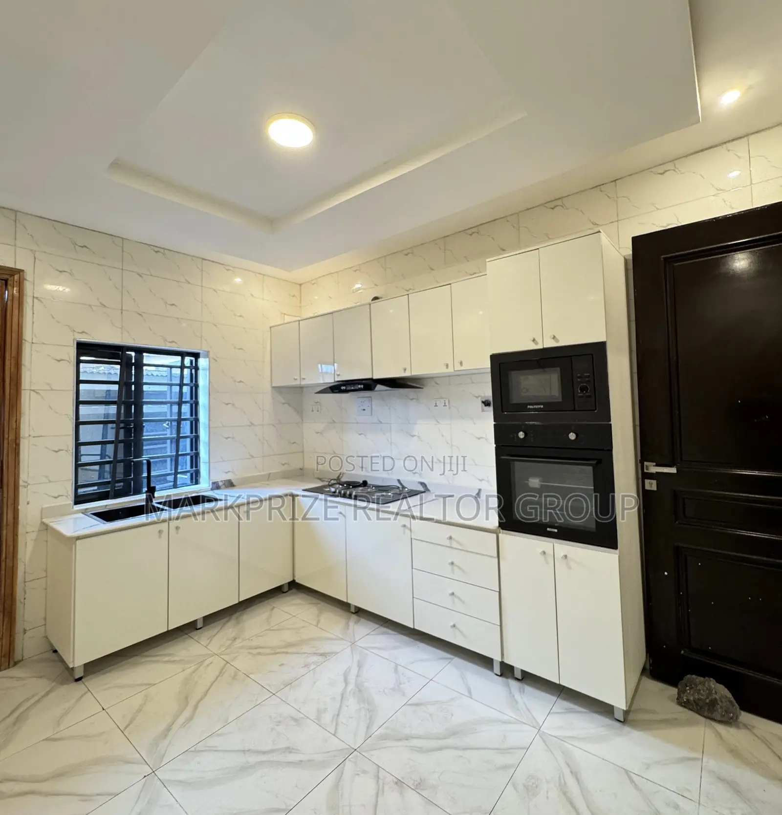 4bdrm Duplex in Surulere Lagos for sale
