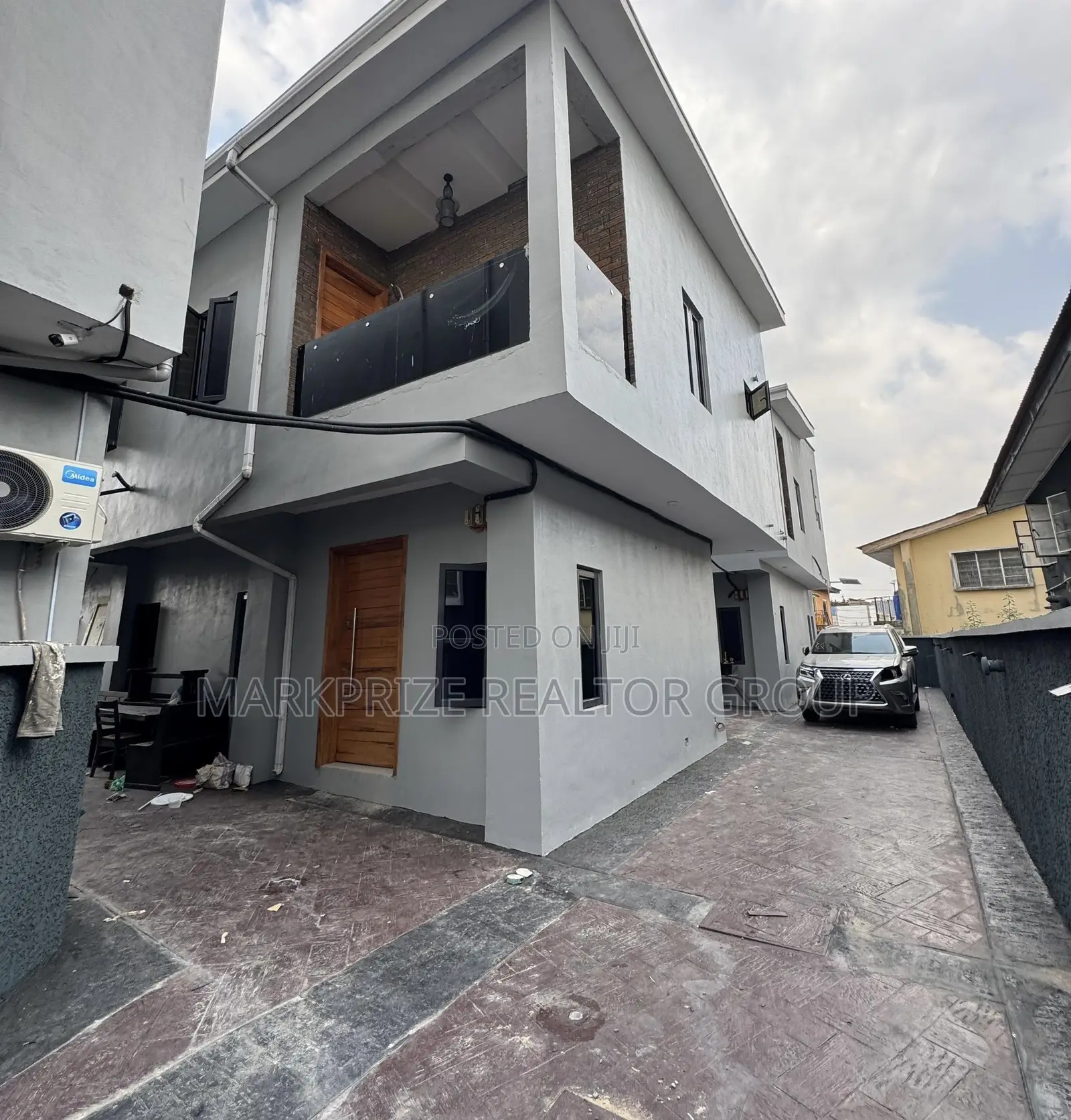 4bdrm Duplex in Surulere Lagos for sale