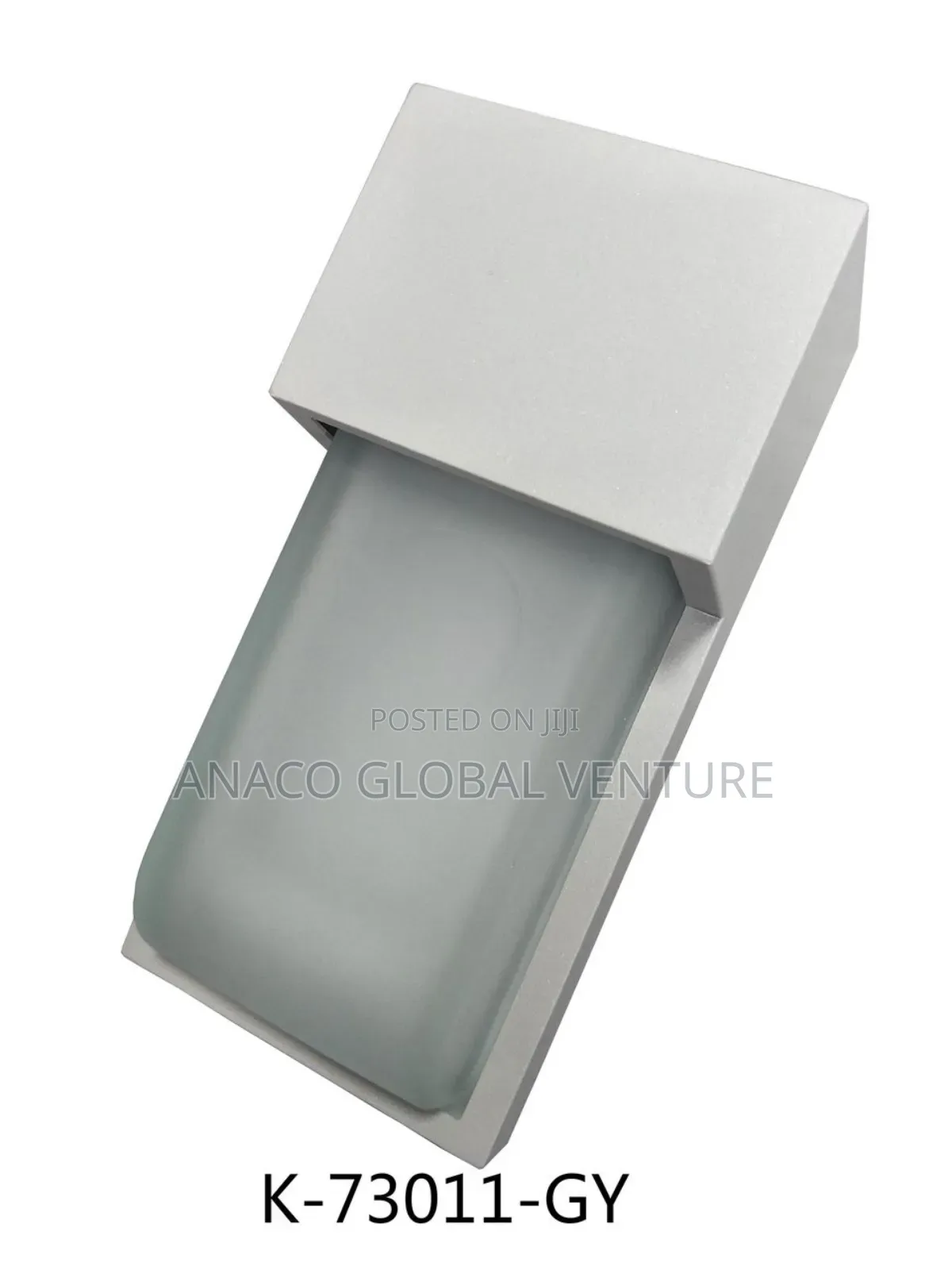 Outdoor Light Cast Body Available in Grey and Black Body With Bulb
