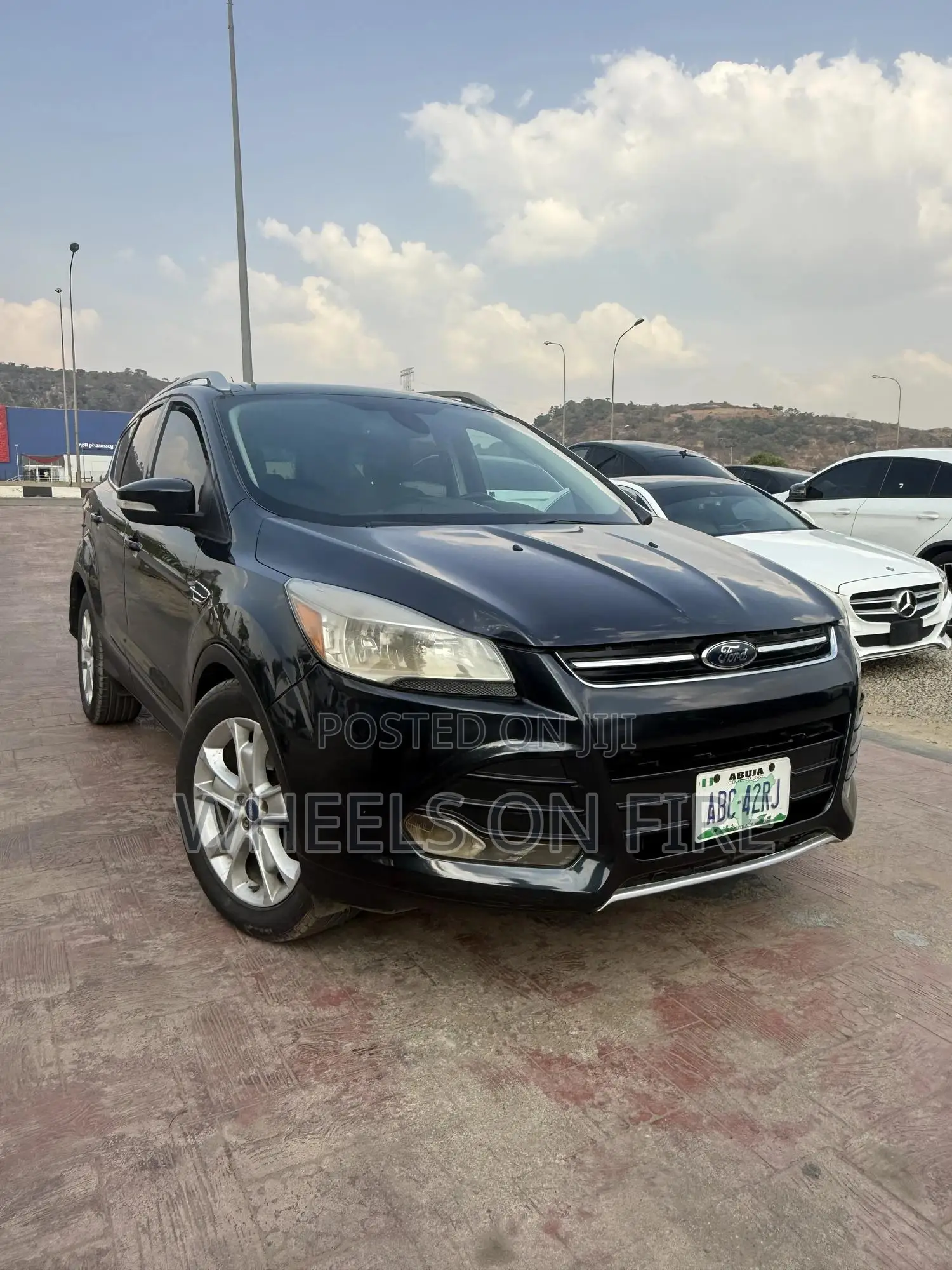 Ford Escape Titanium 4dr SUV (1.6L 4cyl Turbo 6A) 2014 Black