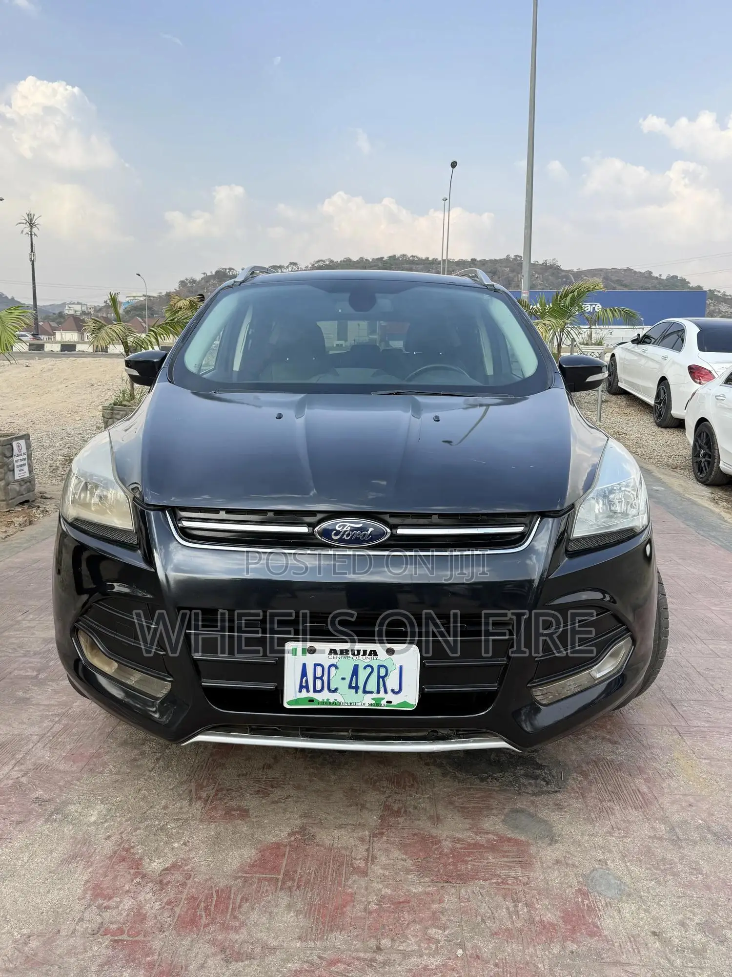 Ford Escape Titanium 4dr SUV (1.6L 4cyl Turbo 6A) 2014 Black