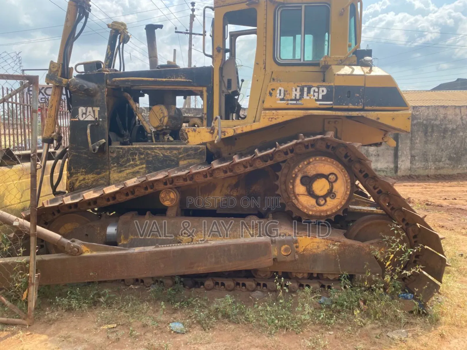 Cat Bulldozer D7h - LGP - Company Use