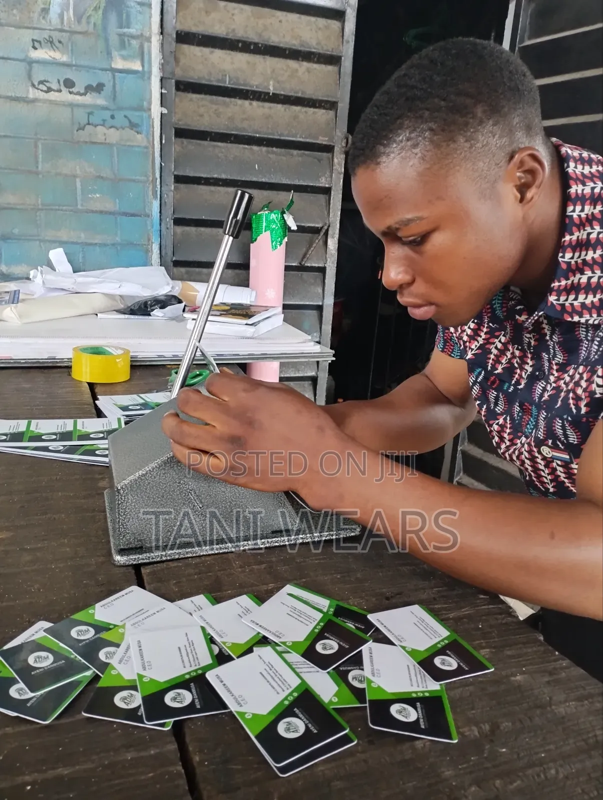 100 Pieces of Complimentary Card
