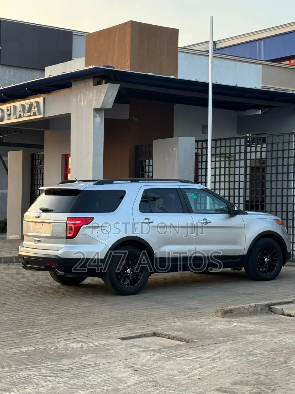 Ford Explorer 2014 Silver
