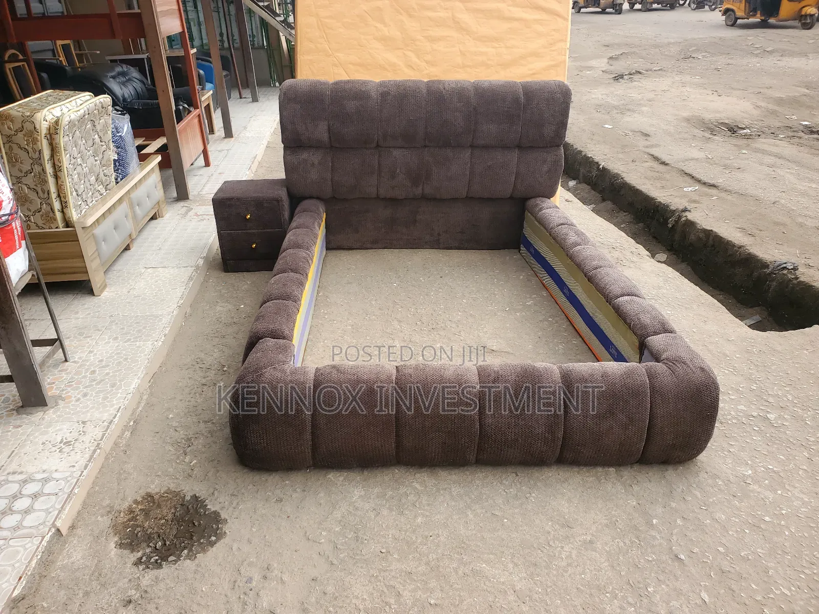 Super Soft Quality 4.5 by 6 Bedframe With 1 Bedside Drawer
