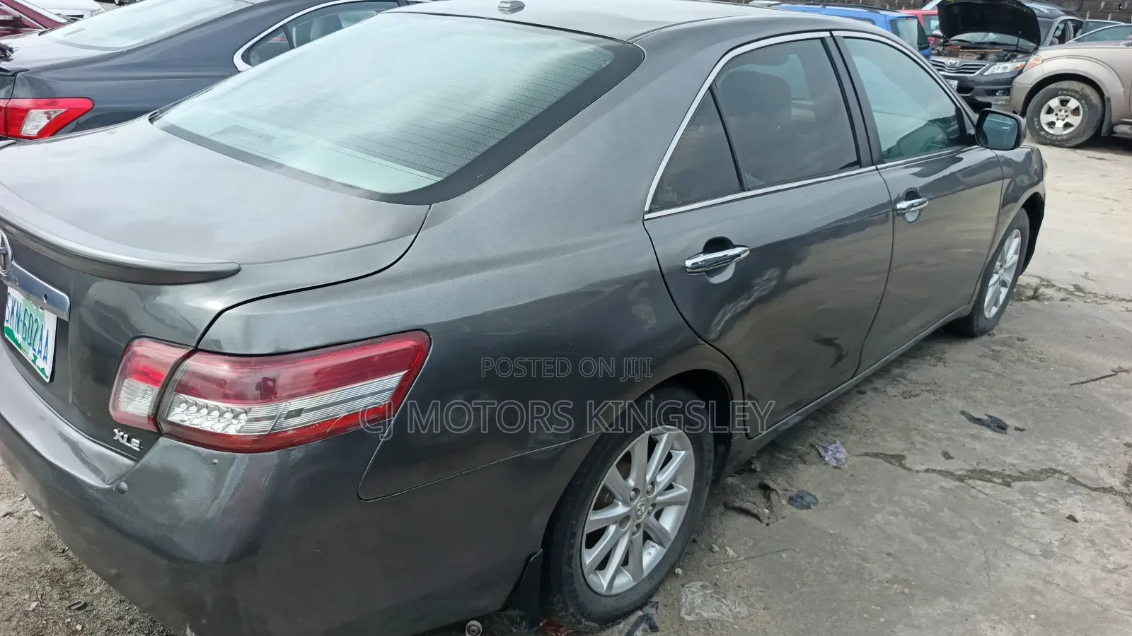 Toyota Camry XLE 4dr Sedan (2.5L 4cyl 6AM) 2010 Gray