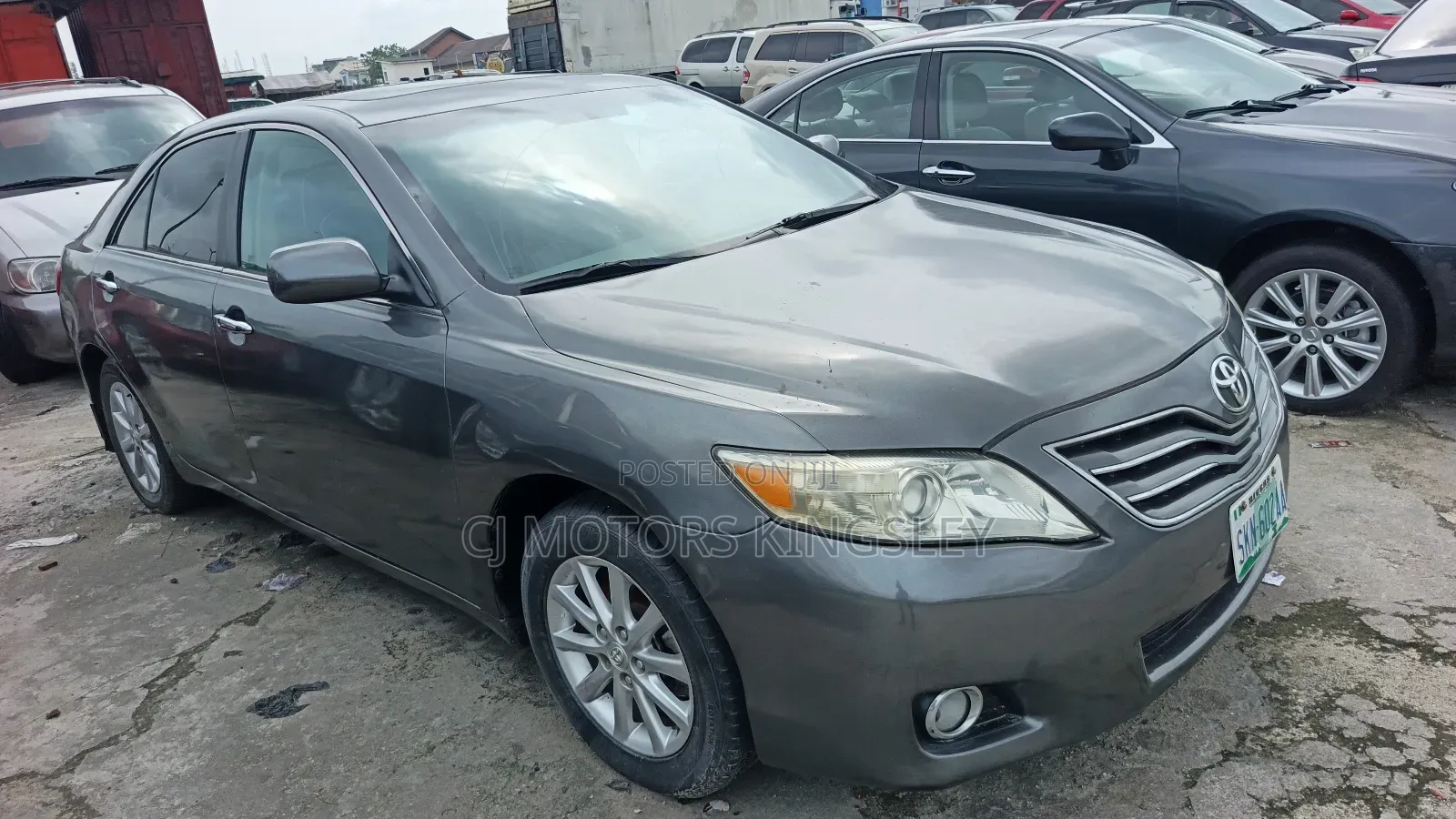 Toyota Camry XLE 4dr Sedan (2.5L 4cyl 6AM) 2010 Gray