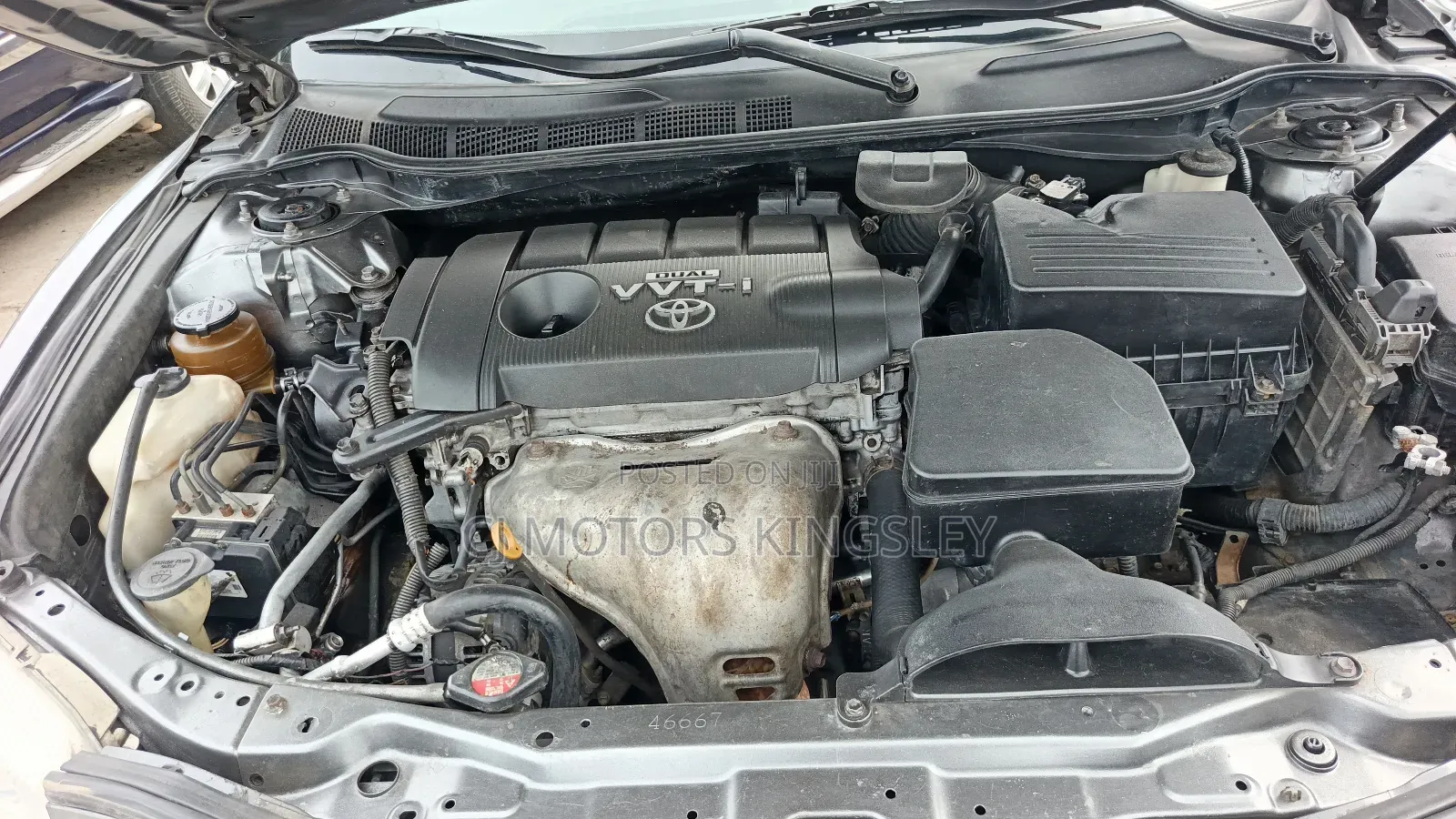 Toyota Camry XLE 4dr Sedan (2.5L 4cyl 6AM) 2010 Gray