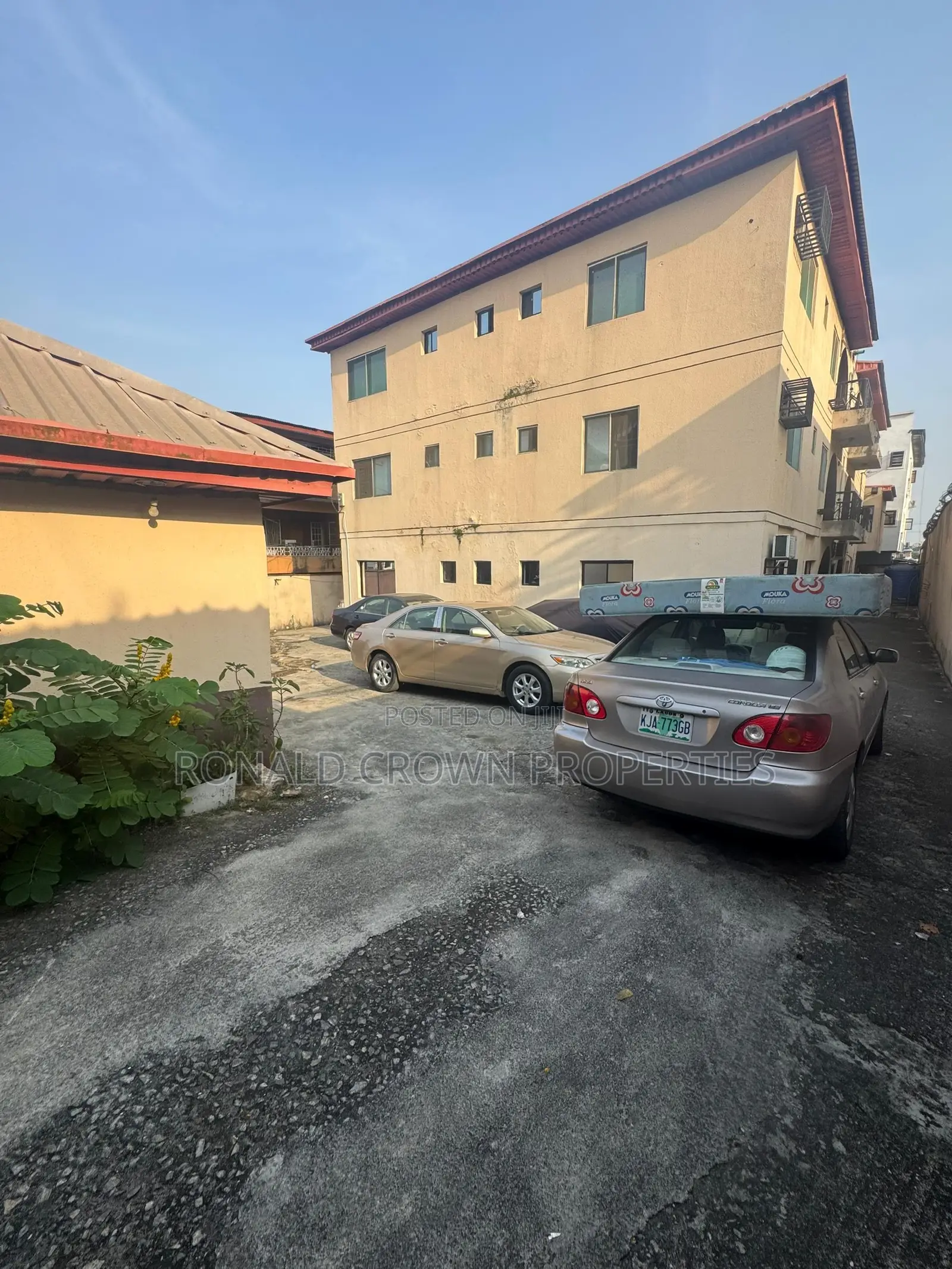 3bdrm Duplex in Ogba for sale