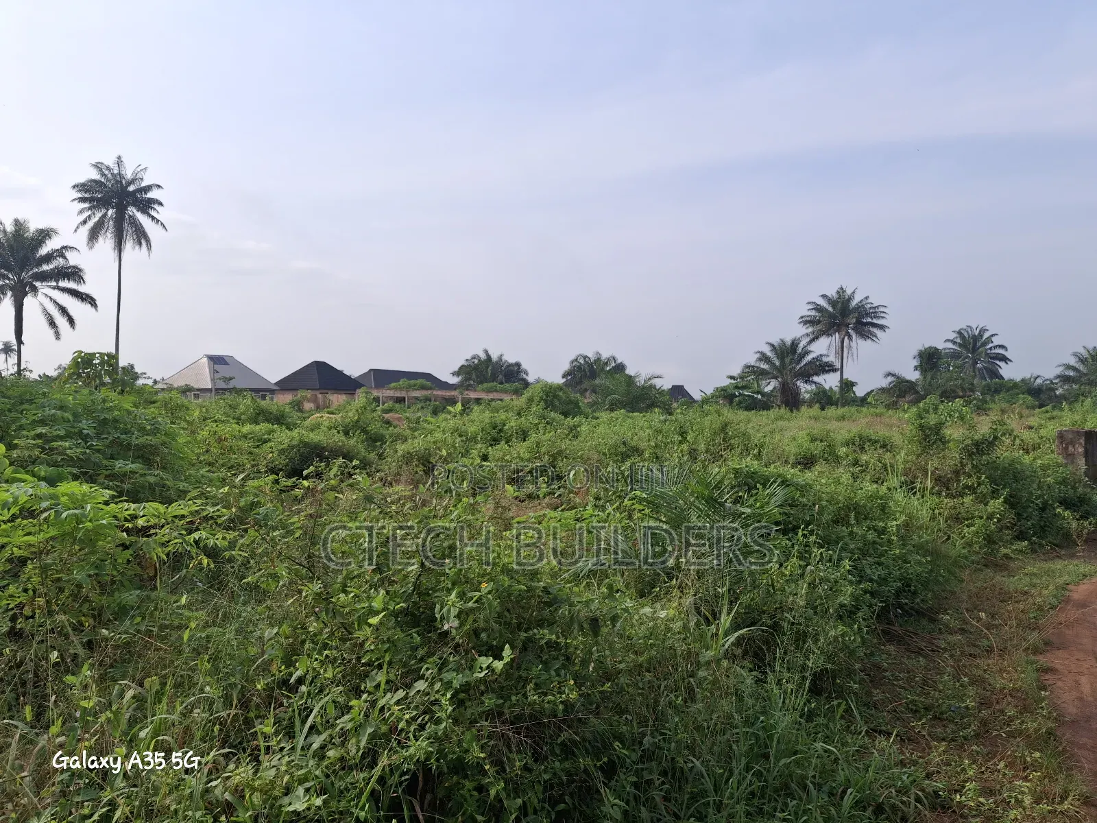 6 Plots of Land for Distress Sale