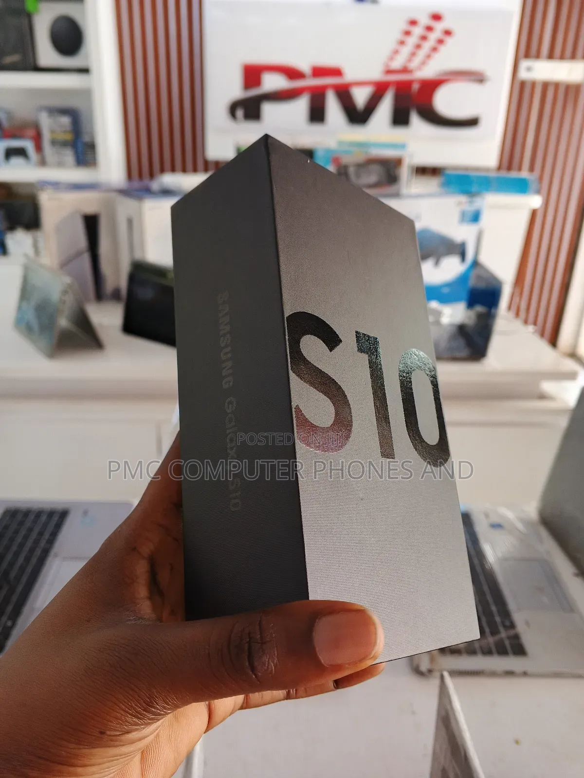 New Samsung Galaxy S10 128 GB Black