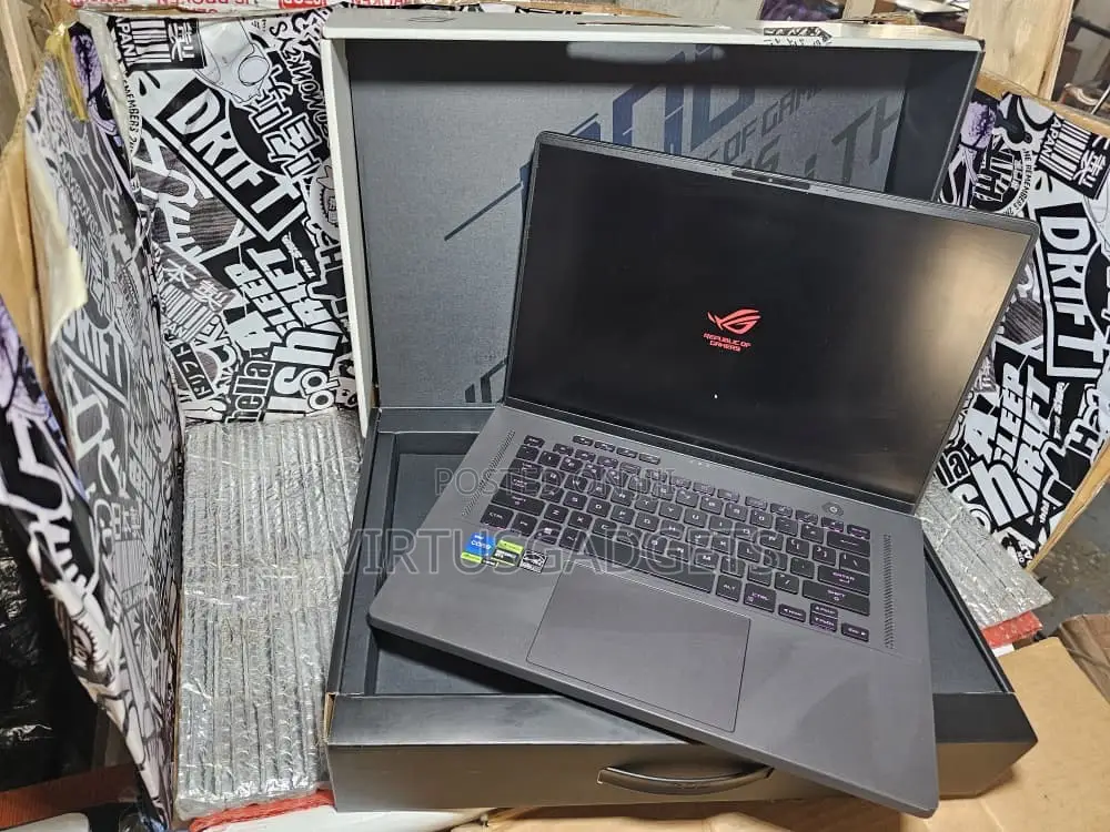 New Laptop Asus ROG Zephyrus G16 32GB Intel Core I7 SSD 1T