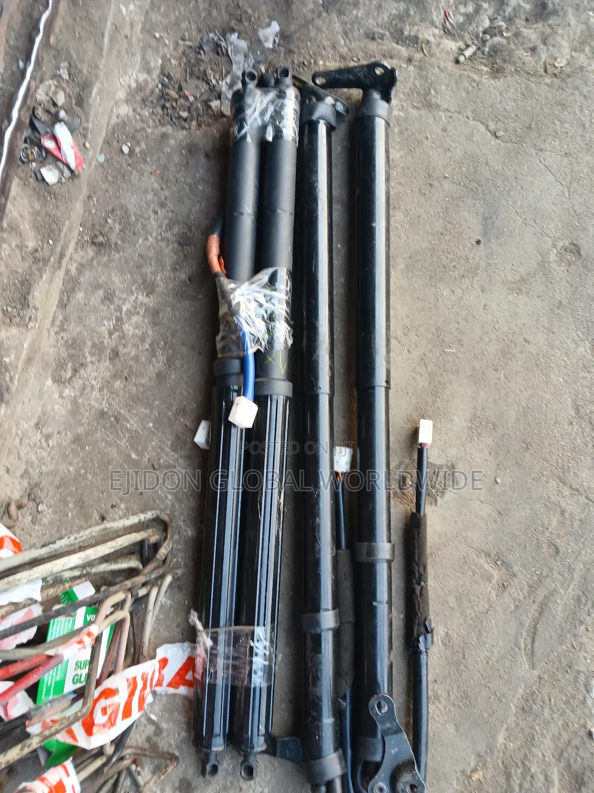 Automatic Power Boot Shock Lifter Venza Rav4 Fortuner 2019 2020