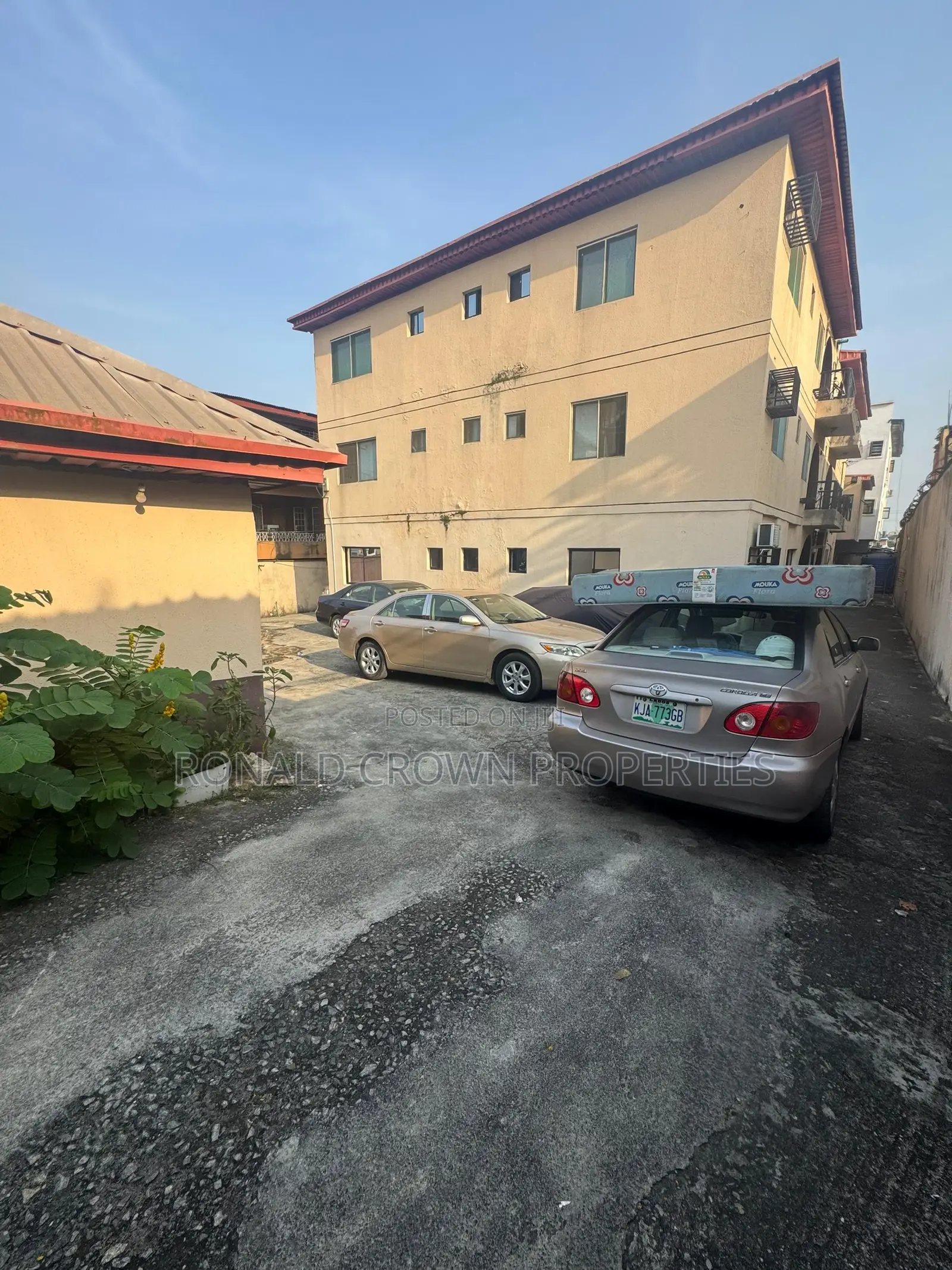 3bdrm Duplex in Ogba for sale