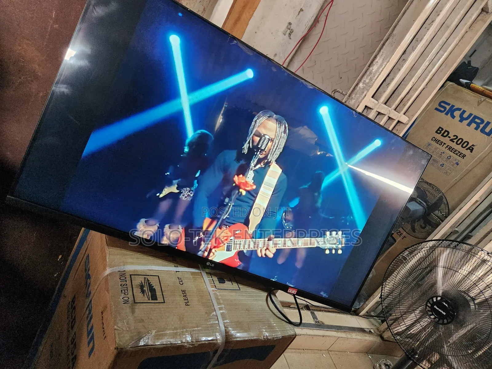 Tv Smart Frameless 50inches