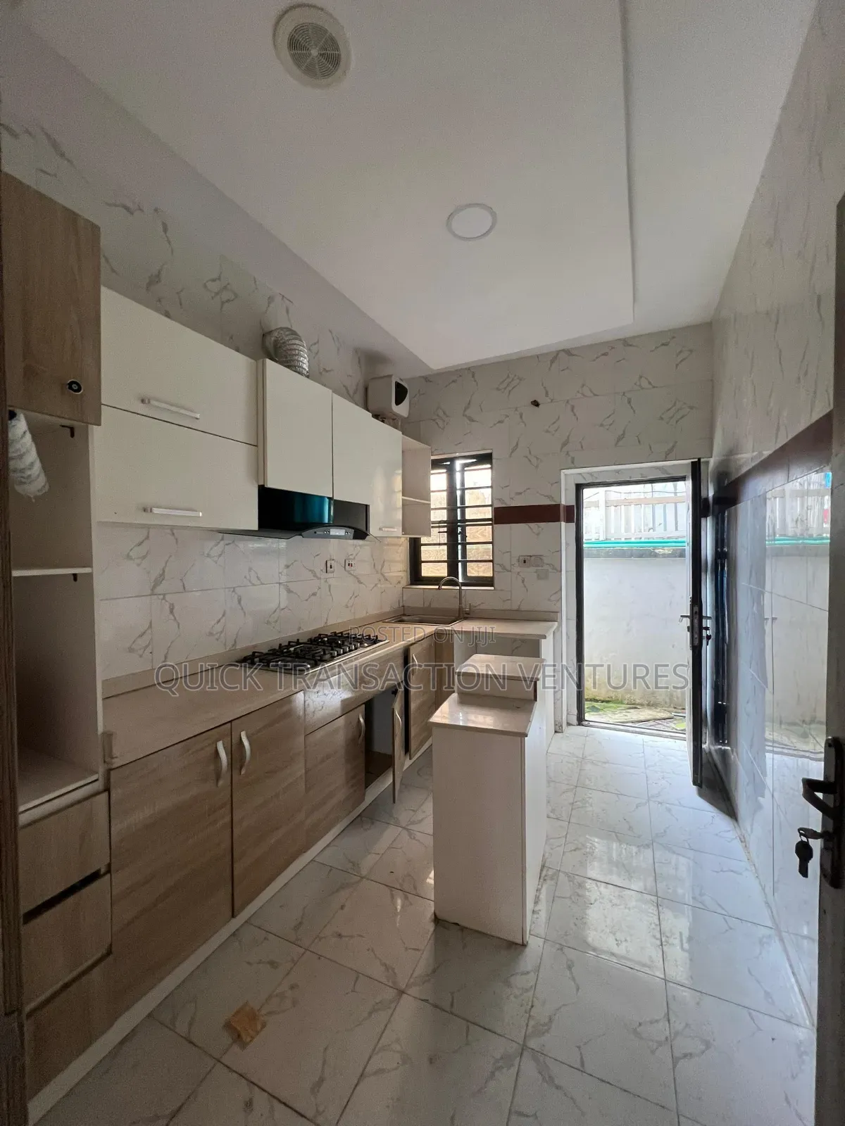 4bdrm Duplex in Alaka/Iponri for sale