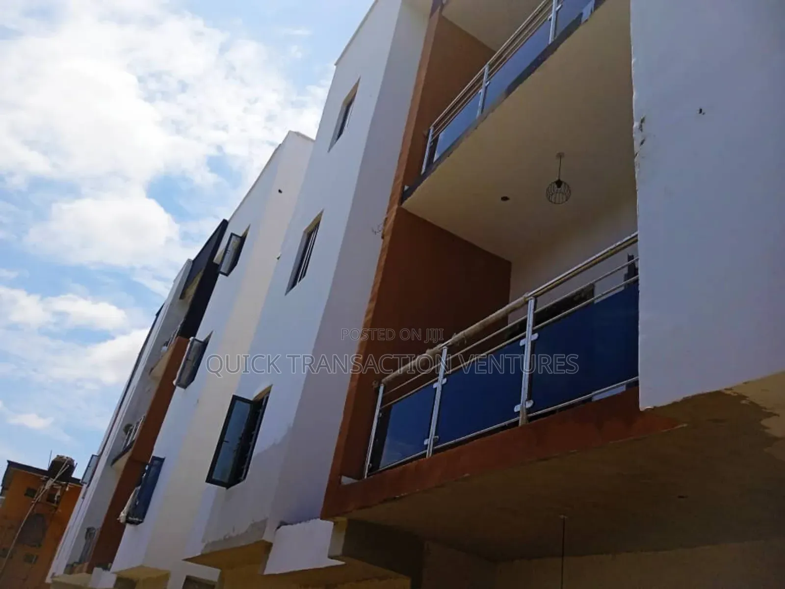 3bdrm Block of Flats in Aguda / Surulere for sale