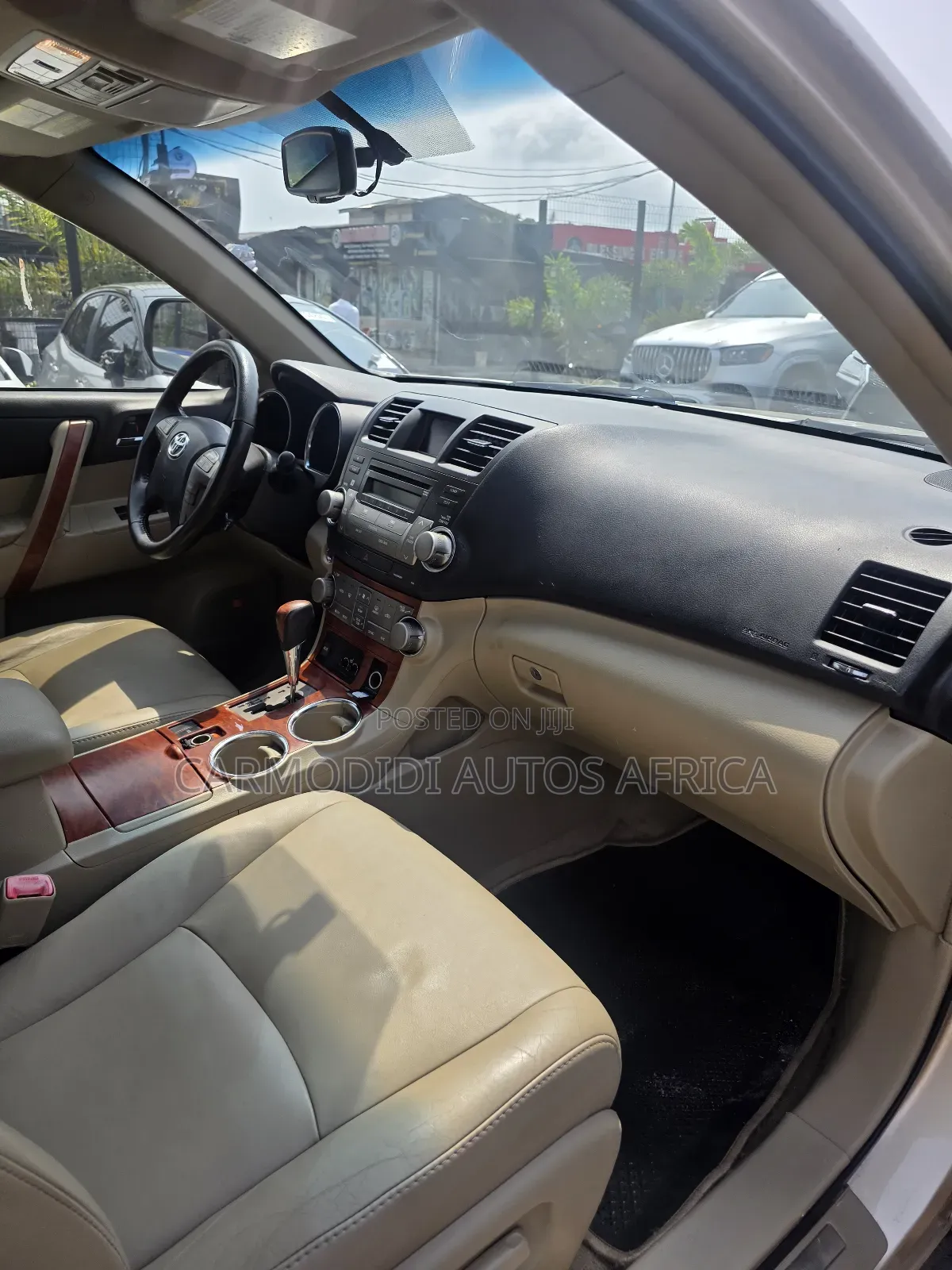 Toyota Highlander Limited 2011 Gold
