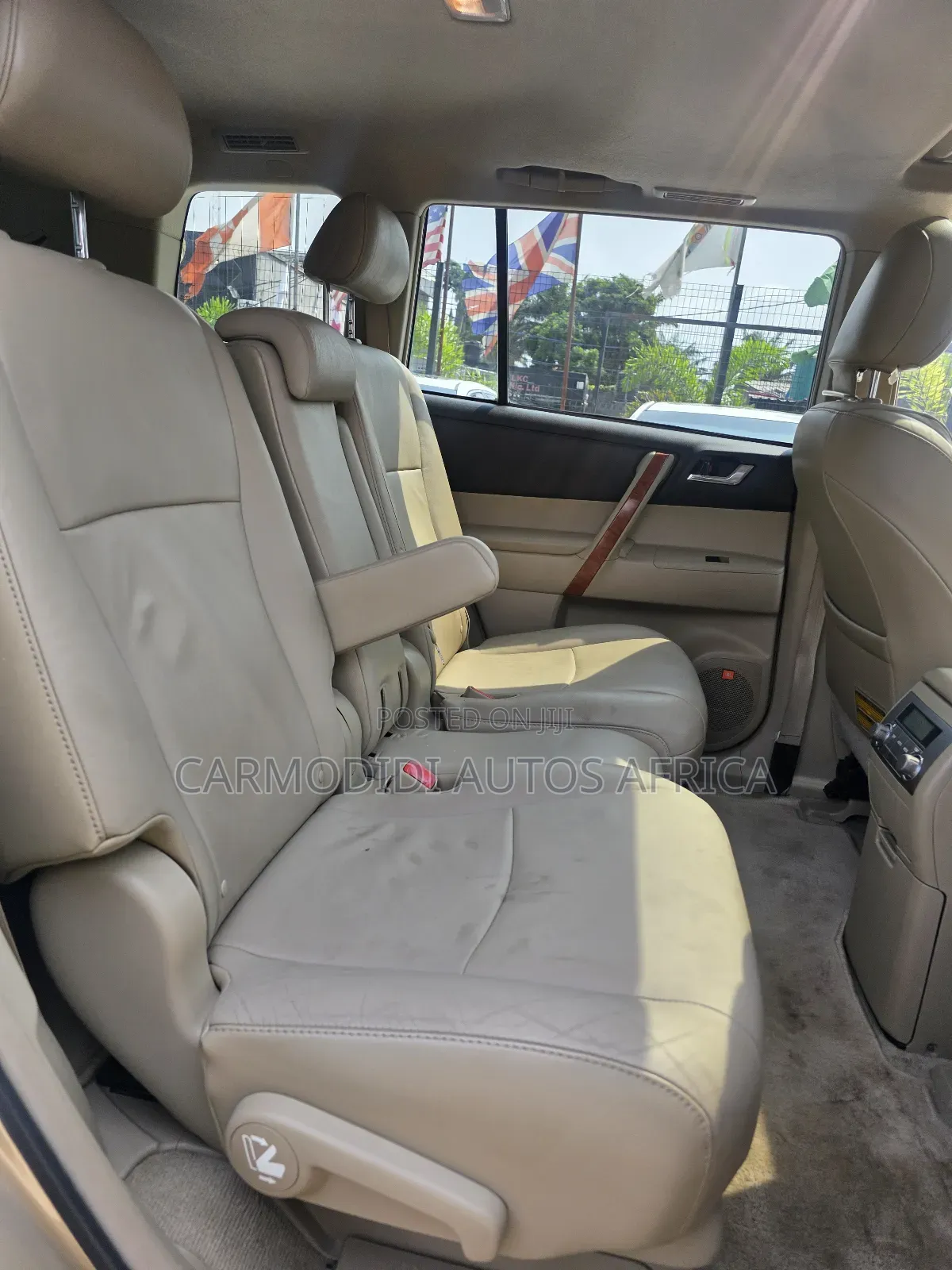 Toyota Highlander Limited 2011 Gold