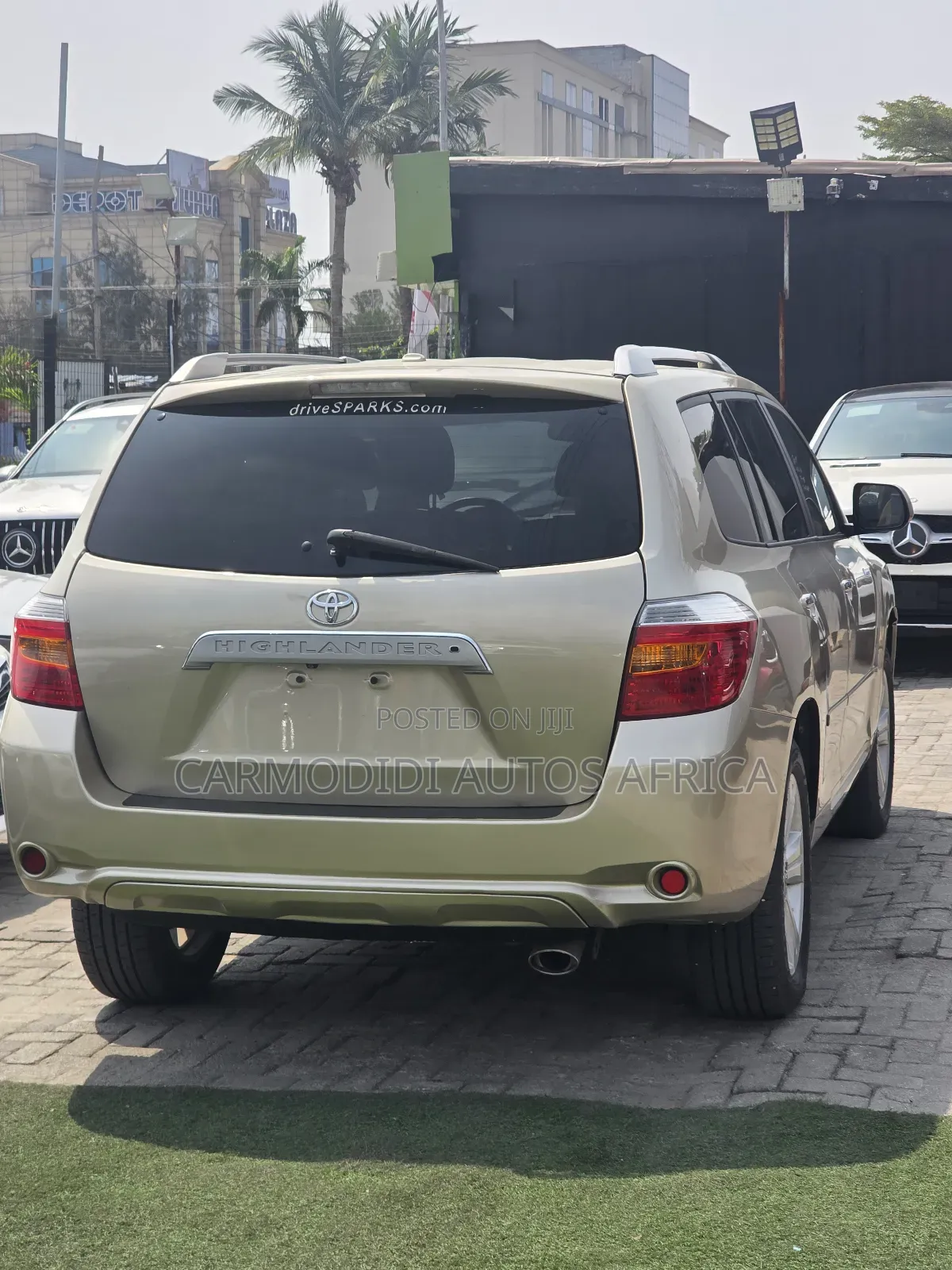 Toyota Highlander Limited 2011 Gold