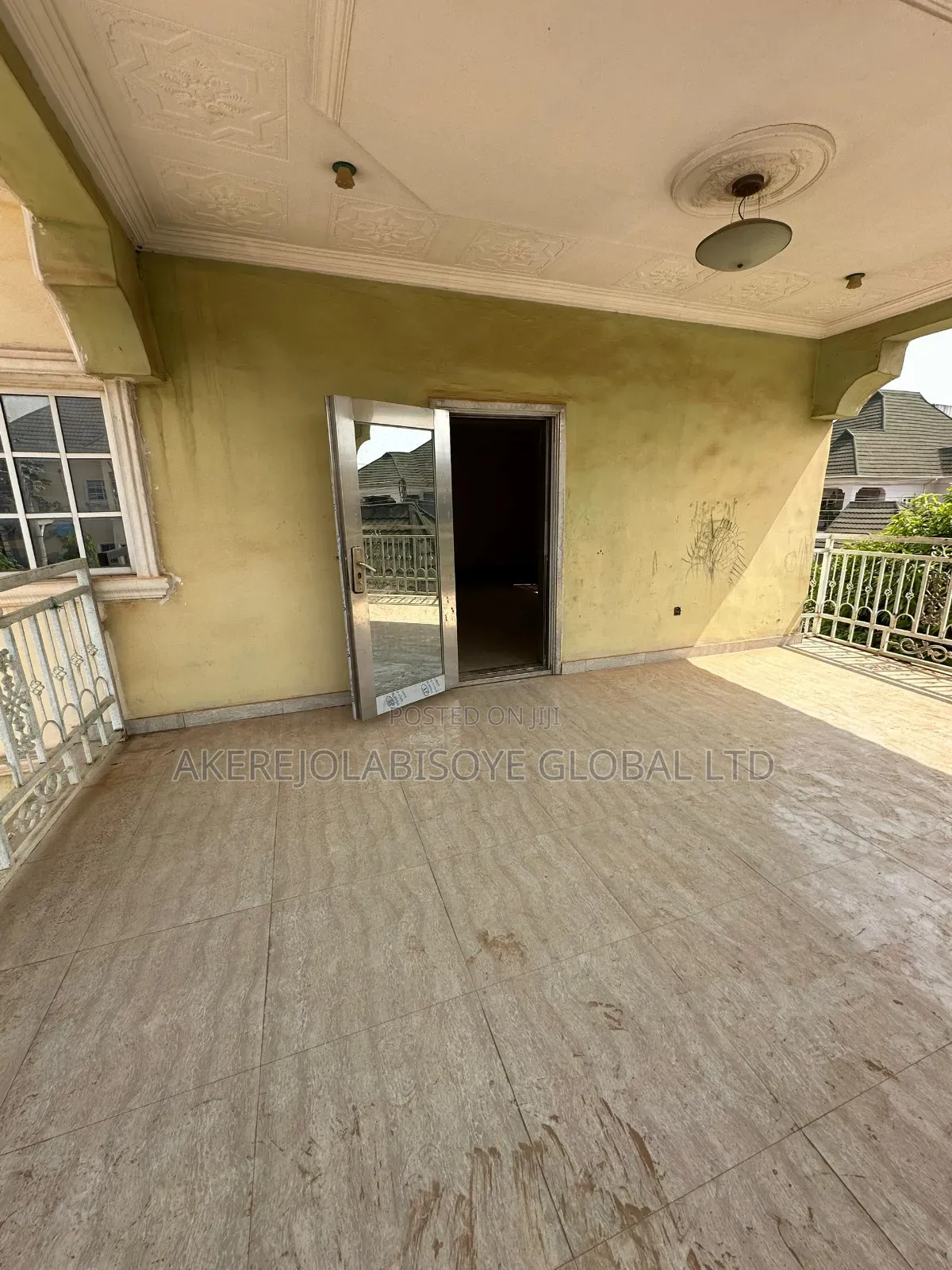4bdrm Duplex in In An Estate for sale