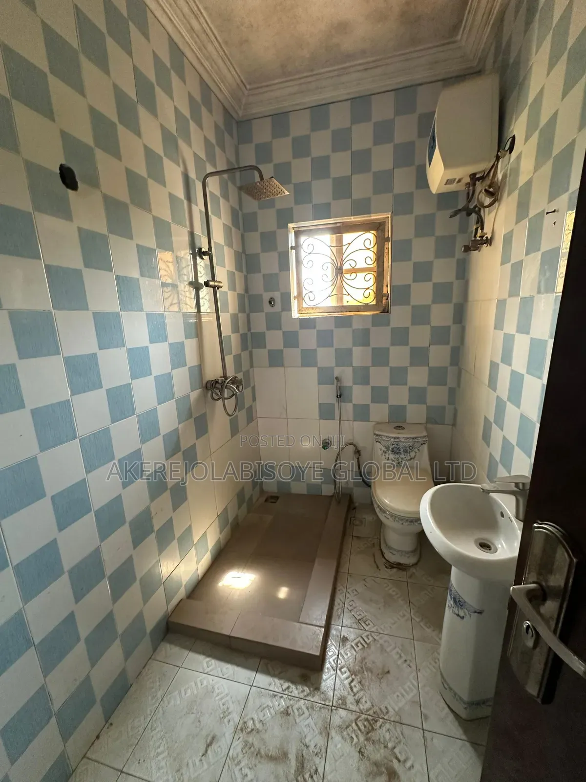 4bdrm Duplex in In An Estate for sale