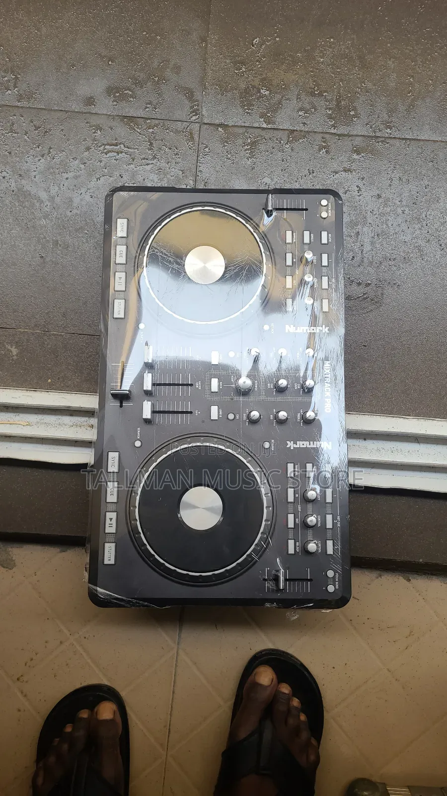 Numark Mixtrack Pro