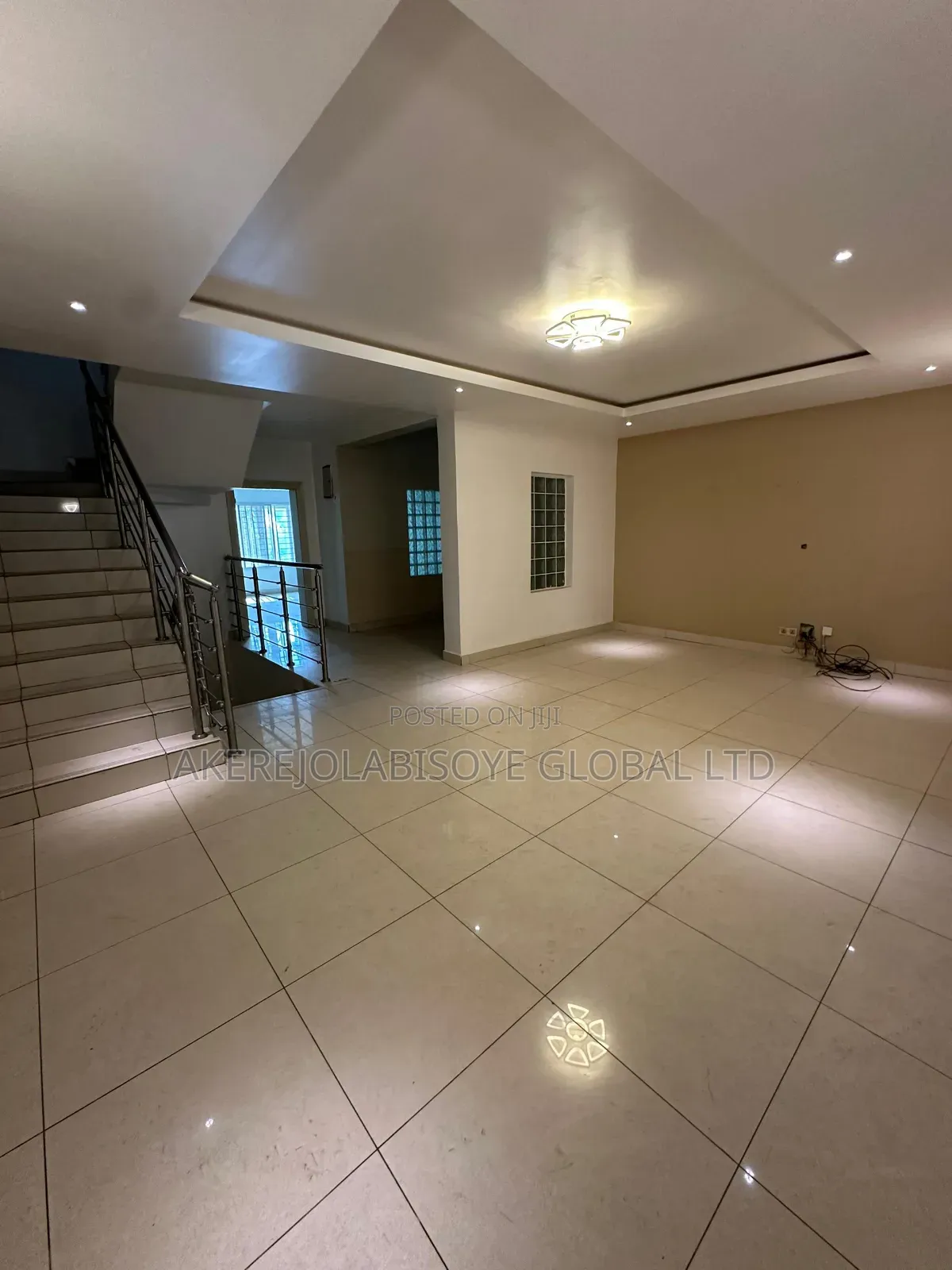 4bdrm Duplex in Lifecamp By Catholic for rent