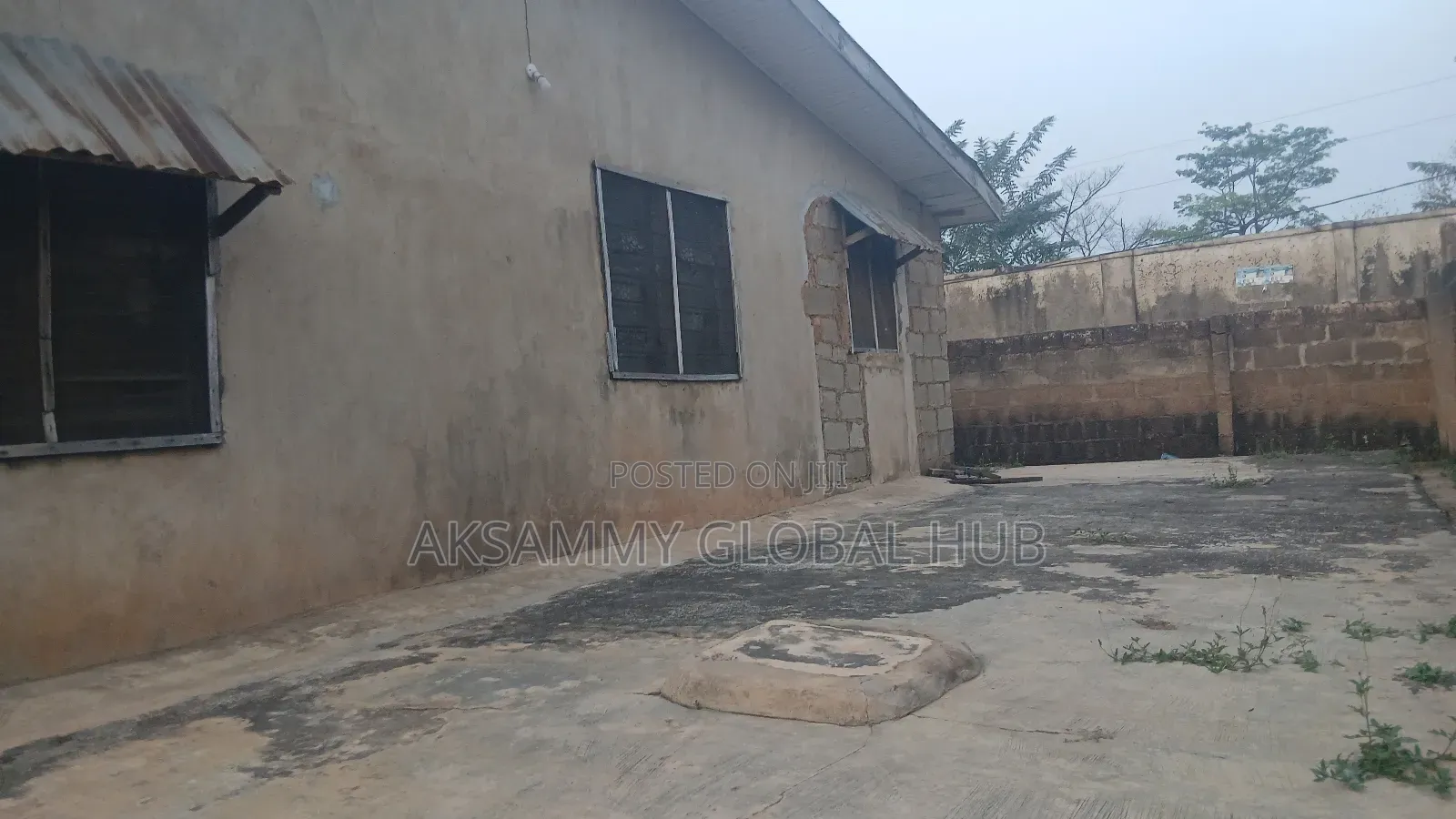 5bdrm Bungalow in Bodija, Ibadan for sale