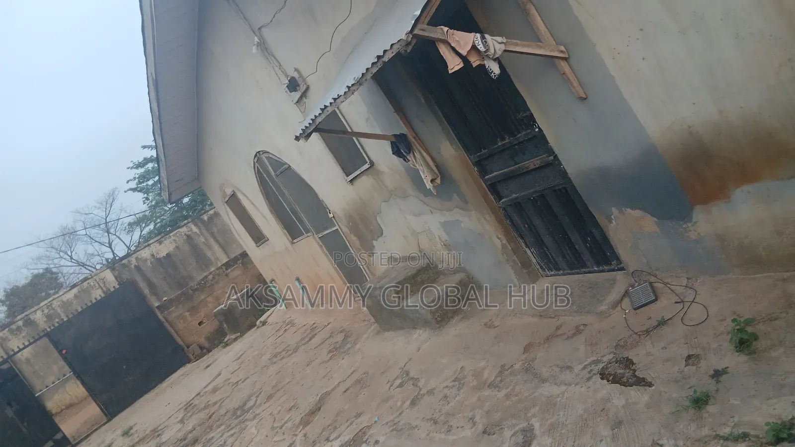 5bdrm Bungalow in Bodija, Ibadan for sale