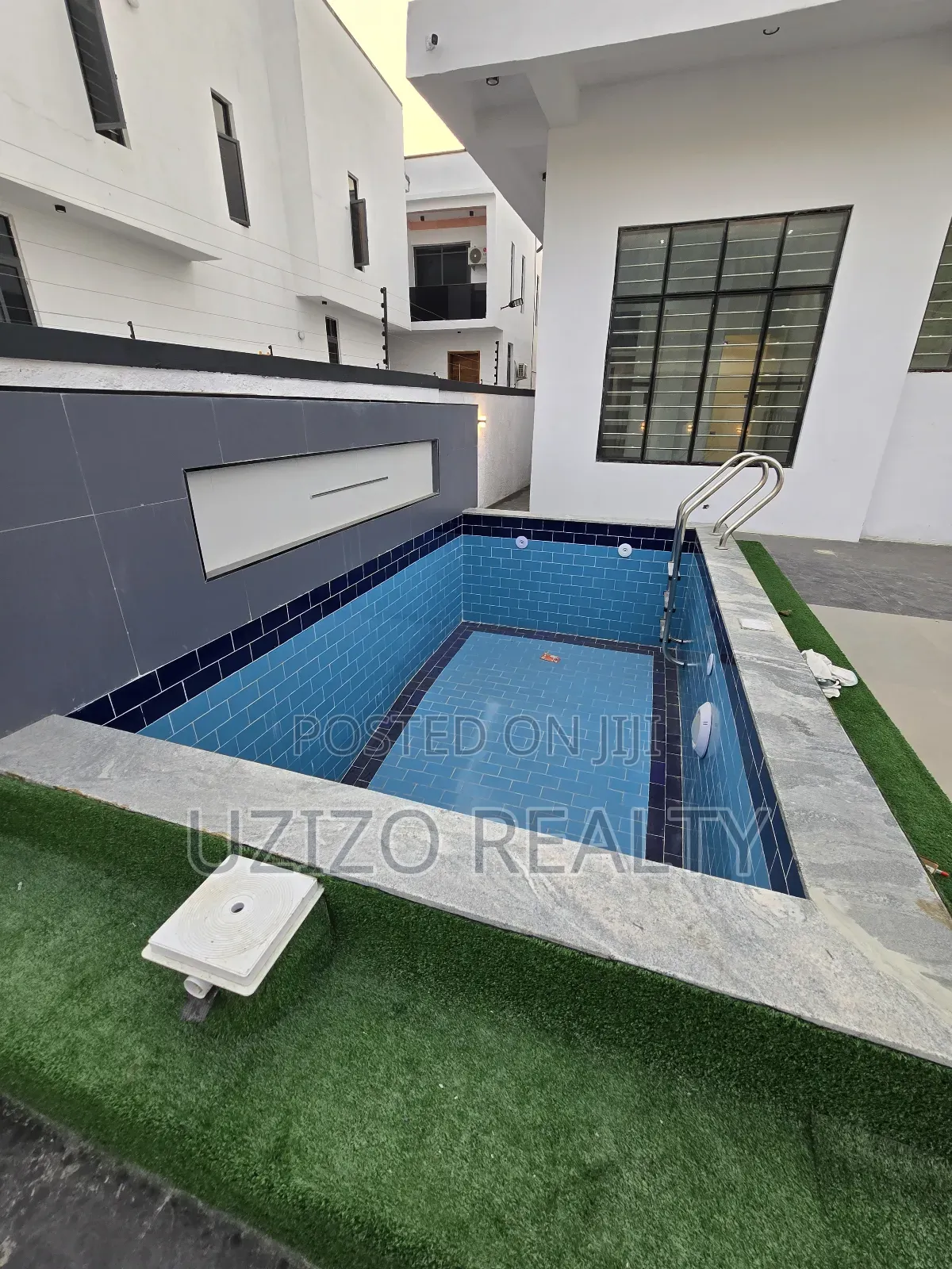 5bdrm Duplex in Ikota Gra for sale