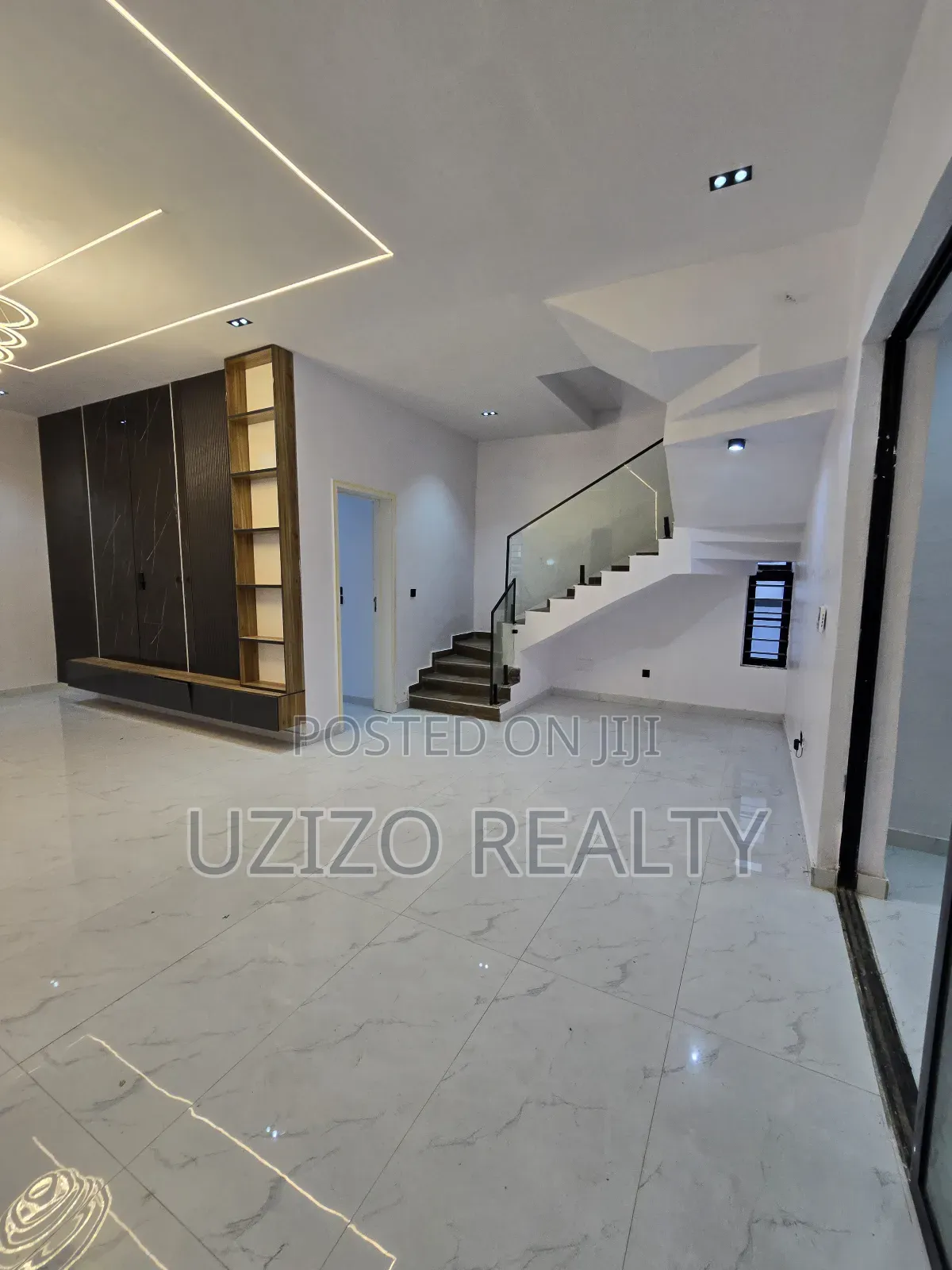 5bdrm Duplex in Ikota Gra for sale