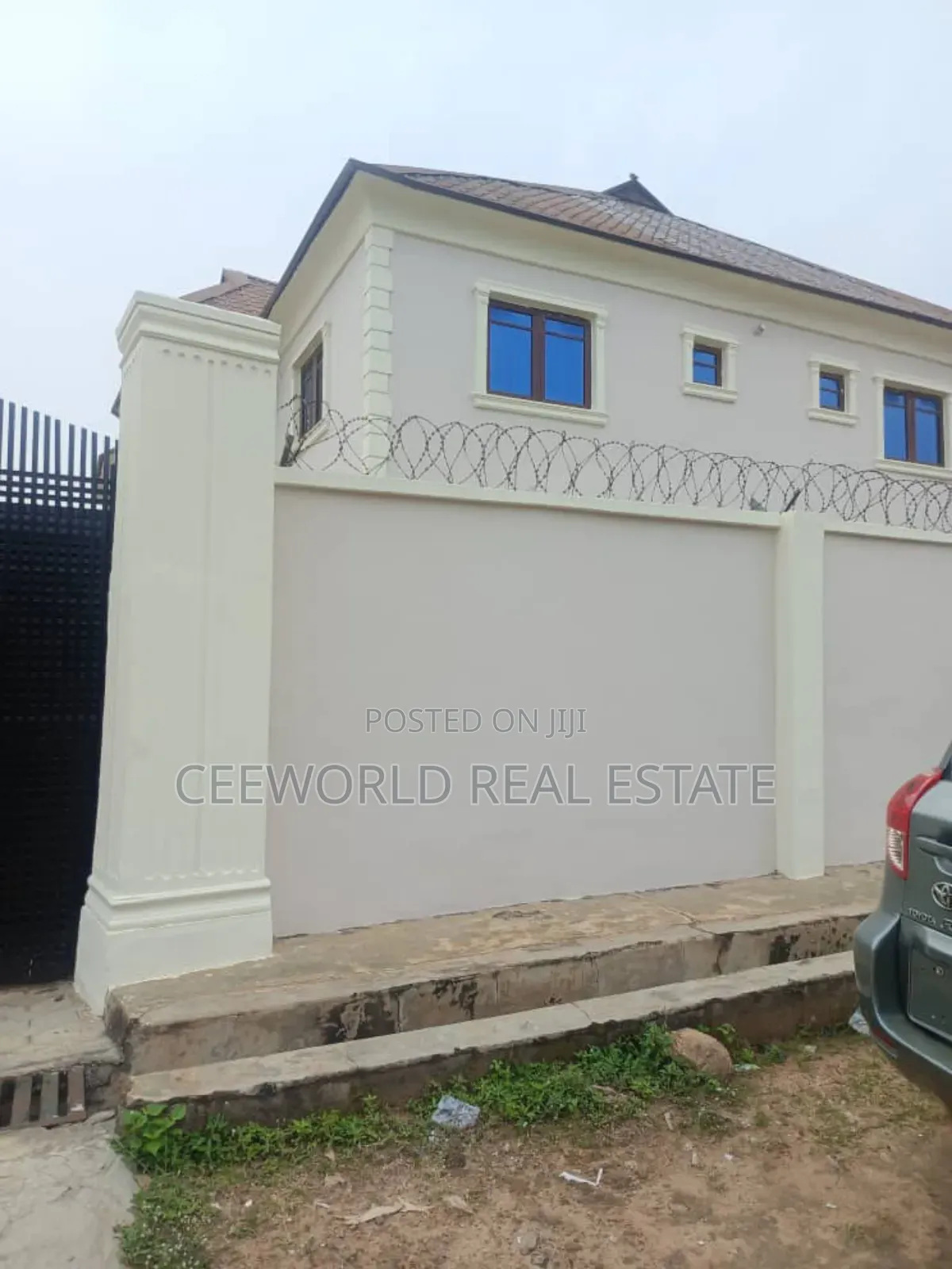 3bdrm Apartment in Elebu Market, Akala Express for rent