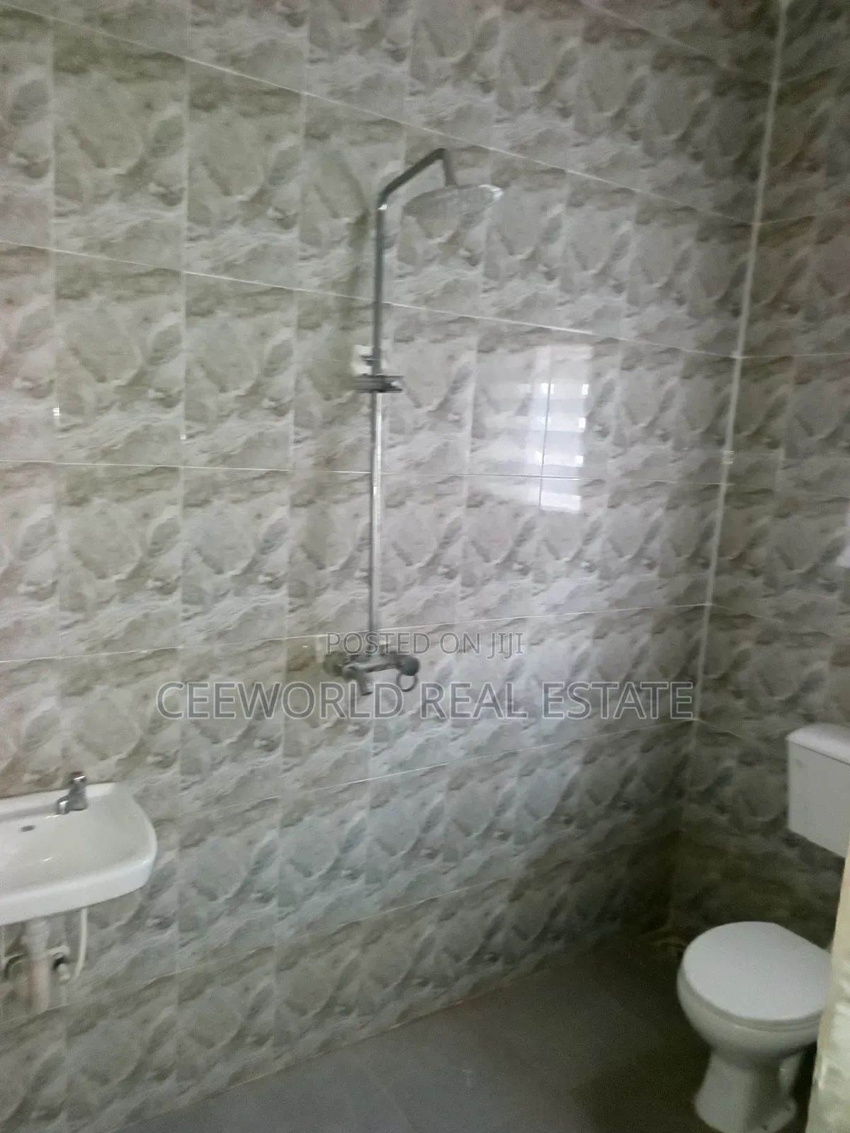 4bdrm Bungalow in Gbopa Ologuneru for rent