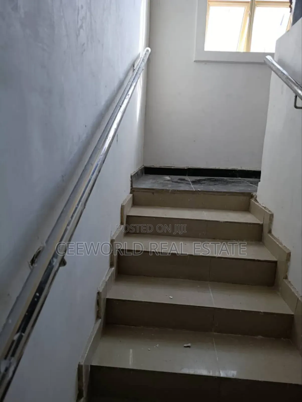 5bdrm Duplex in Adeoje Estate, Akala Express for rent