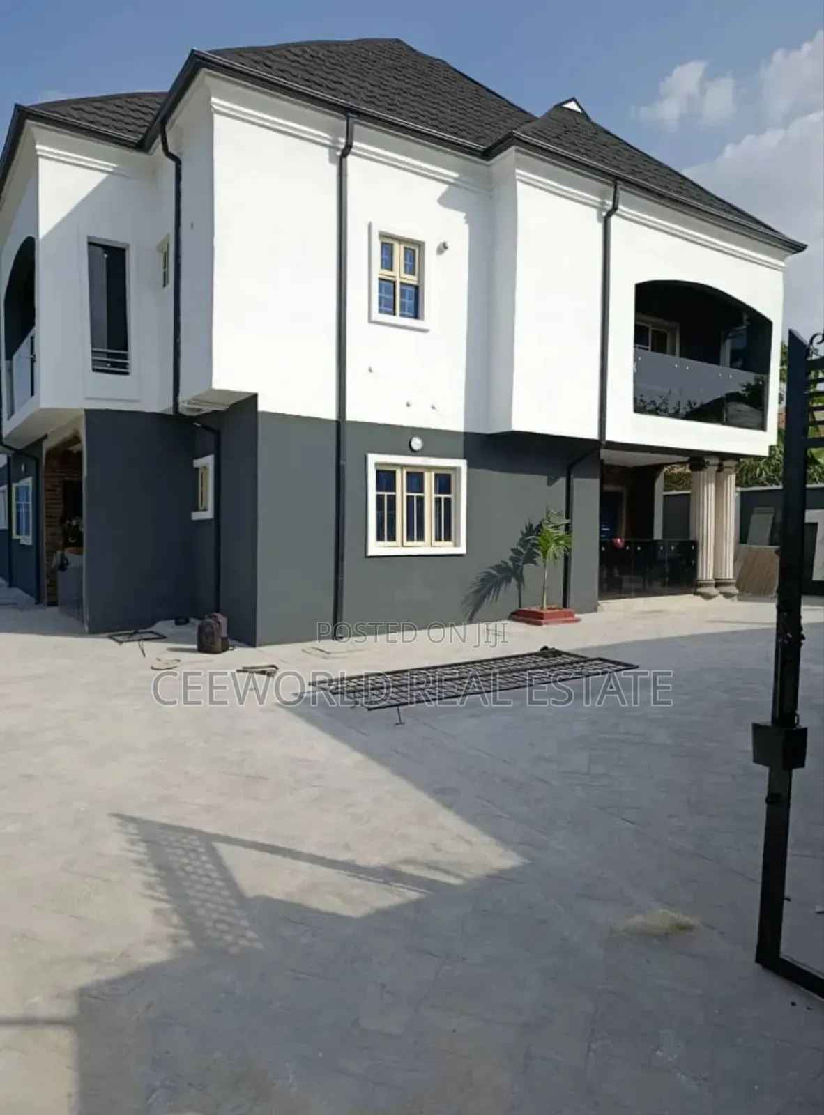 5bdrm Duplex in Adeoje Estate, Akala Express for rent