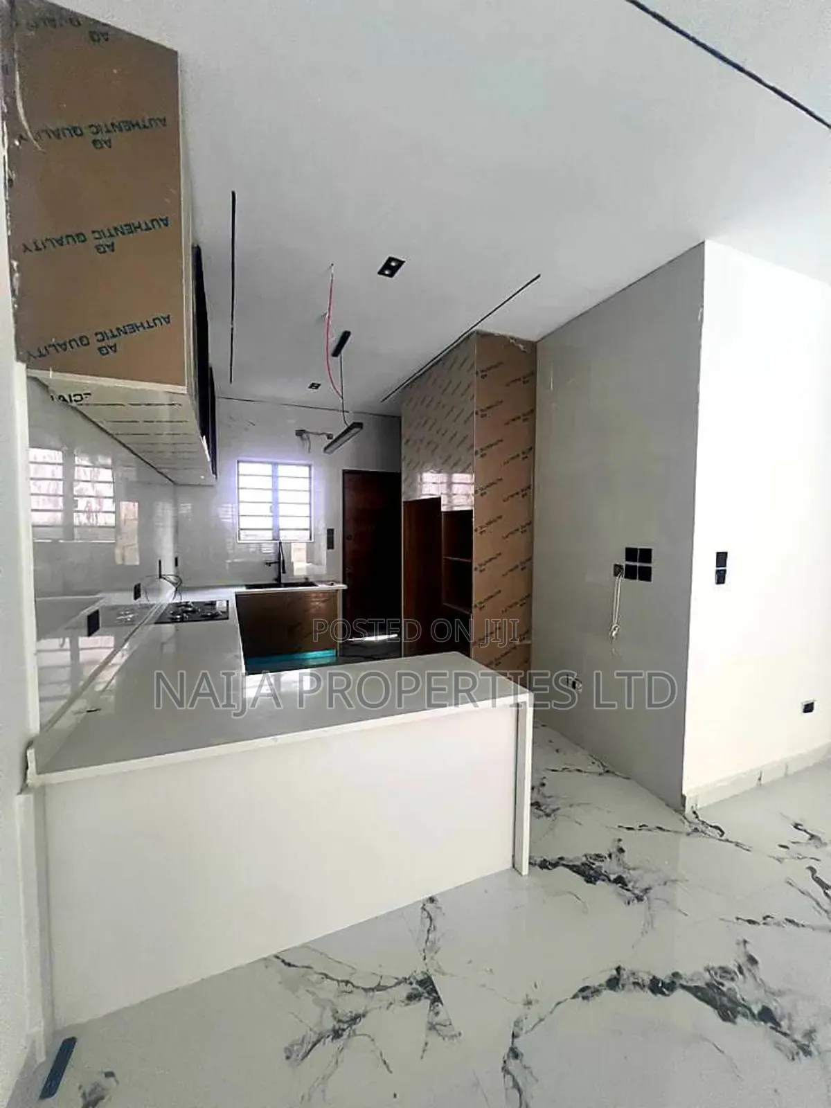 4bdrm Townhouse/Terrace in Lekki Phase 1 for sale