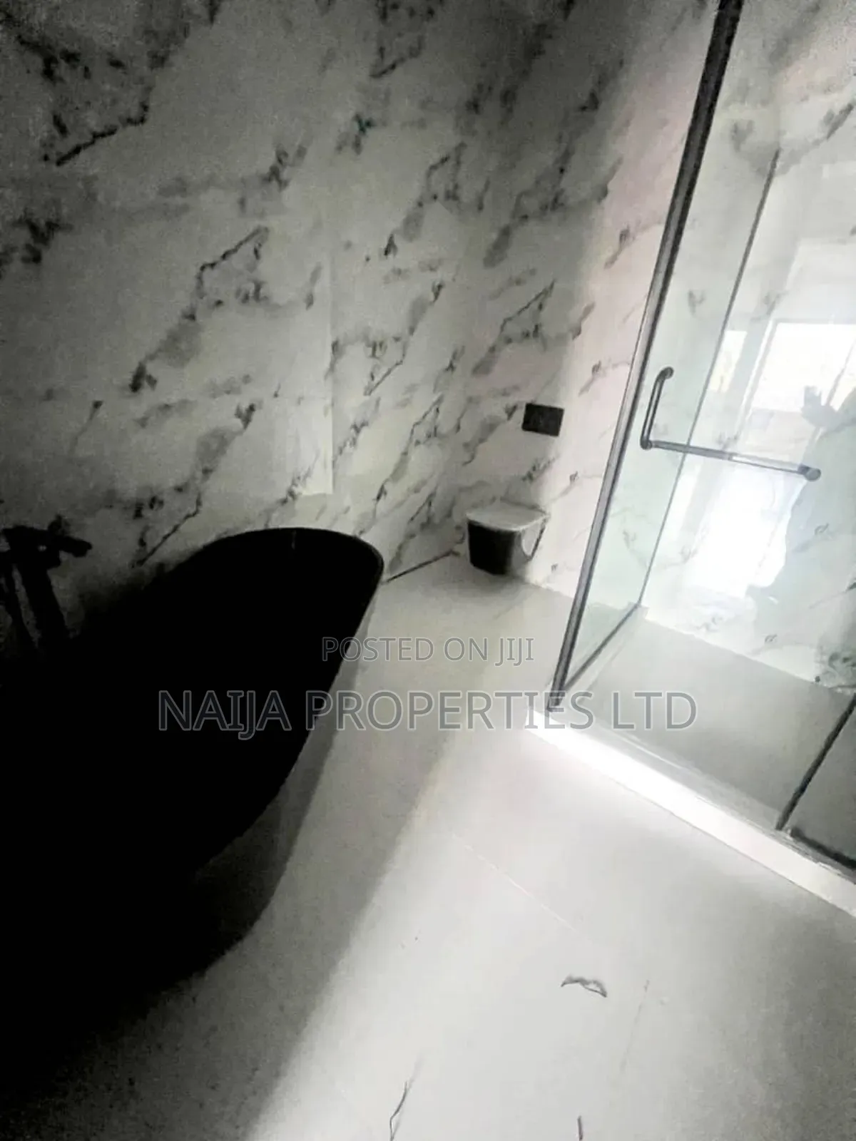 4bdrm Townhouse/Terrace in Lekki Phase 1 for sale