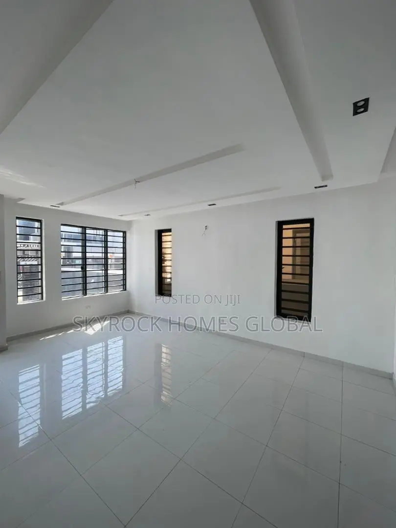 4bdrm Duplex in Ikota Villa Estate, for sale