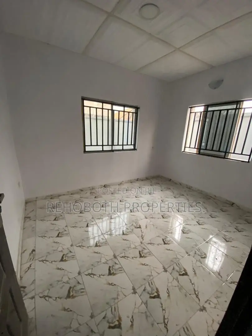 1bdrm Bungalow in Kasumu, Akala Express for rent