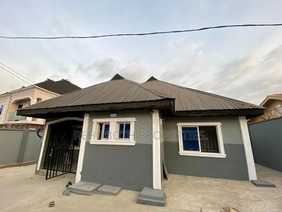 1bdrm Bungalow in Kasumu, Akala Express for rent