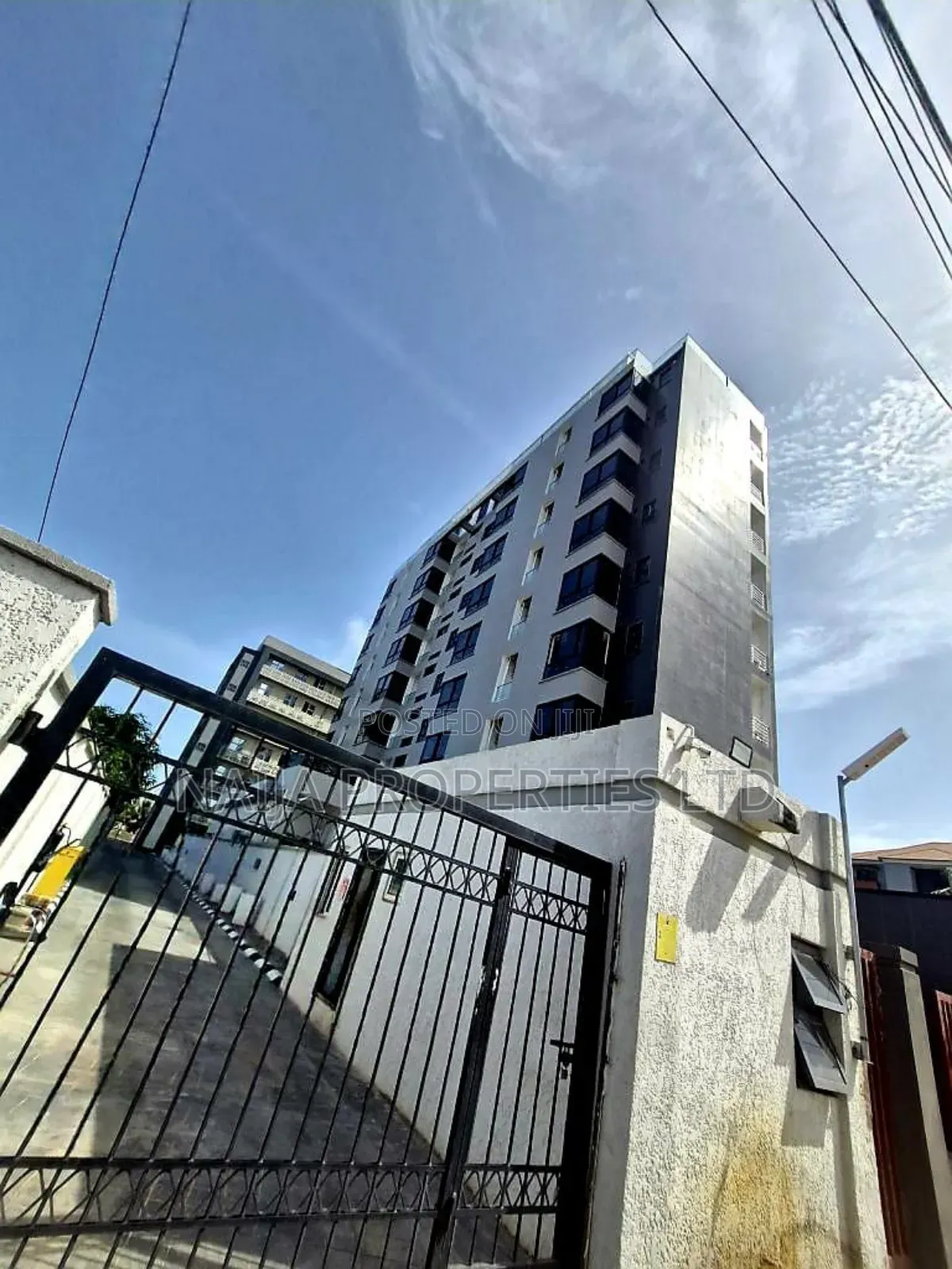 3bdrm Apartment in Lekki Phase 1 for sale