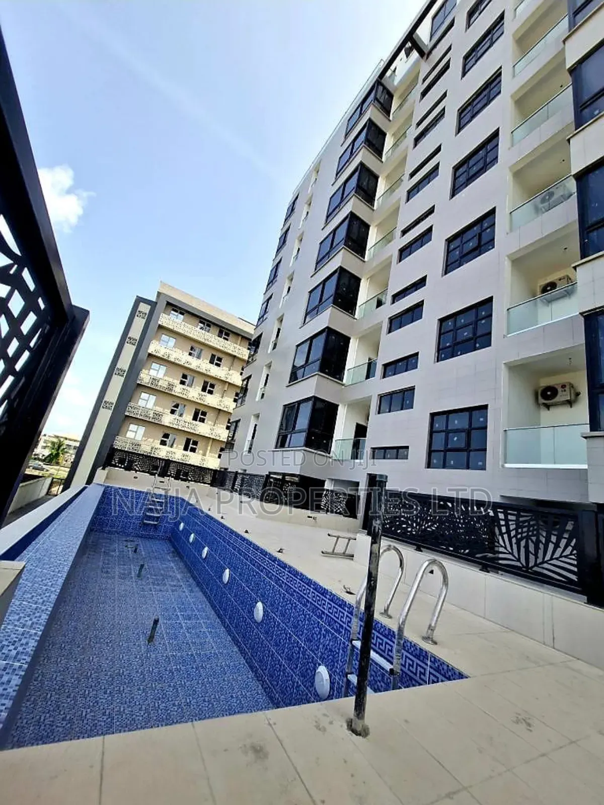 3bdrm Apartment in Lekki Phase 1 for sale