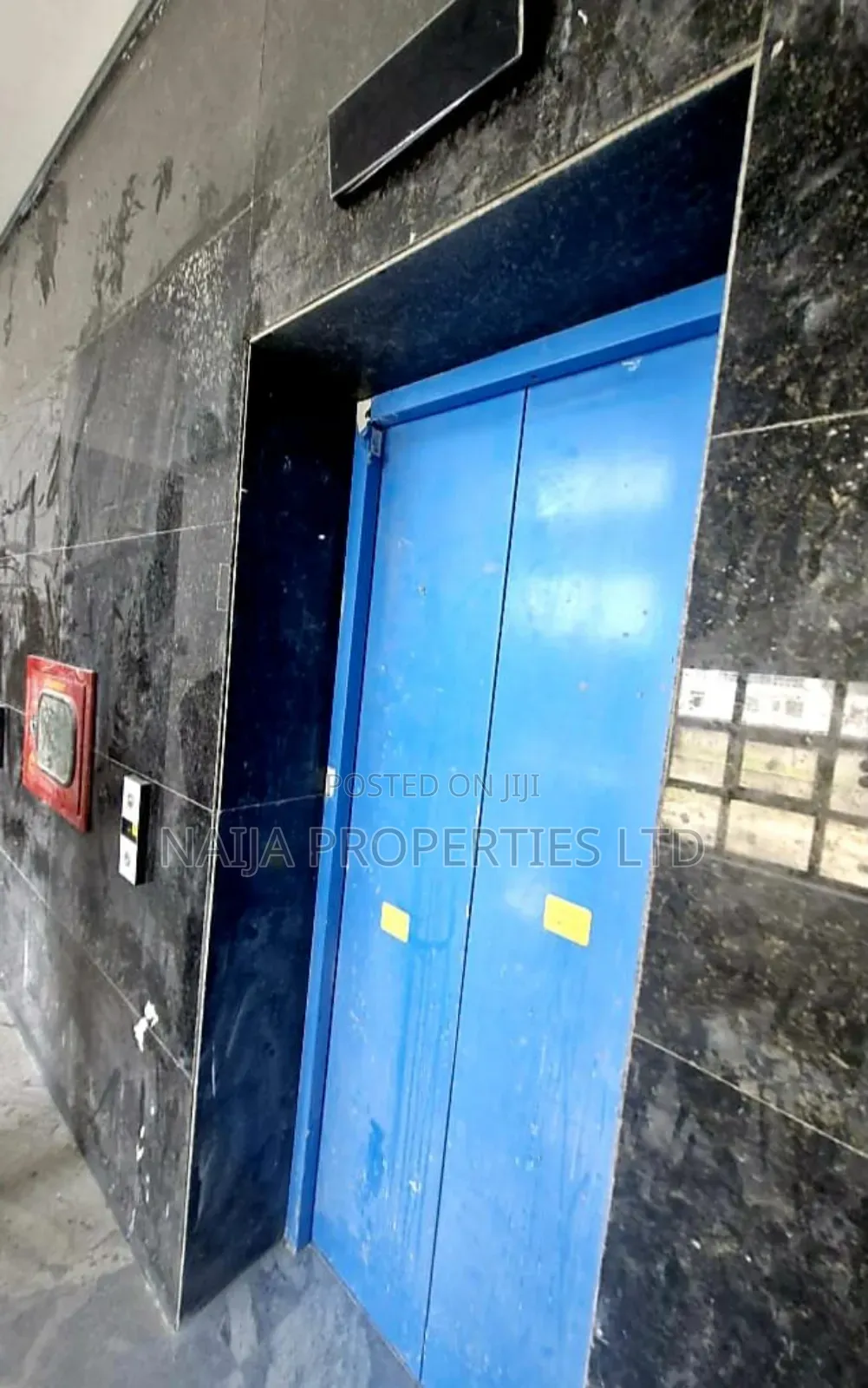 3bdrm Apartment in Lekki Phase 1 for sale