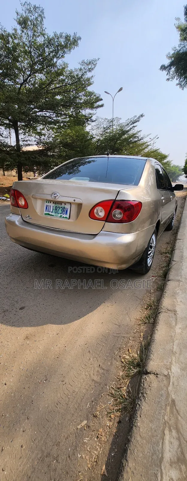 Toyota Corolla 2004 Gold