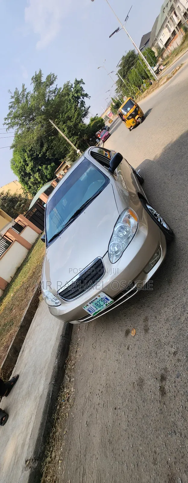 Toyota Corolla 2004 Gold