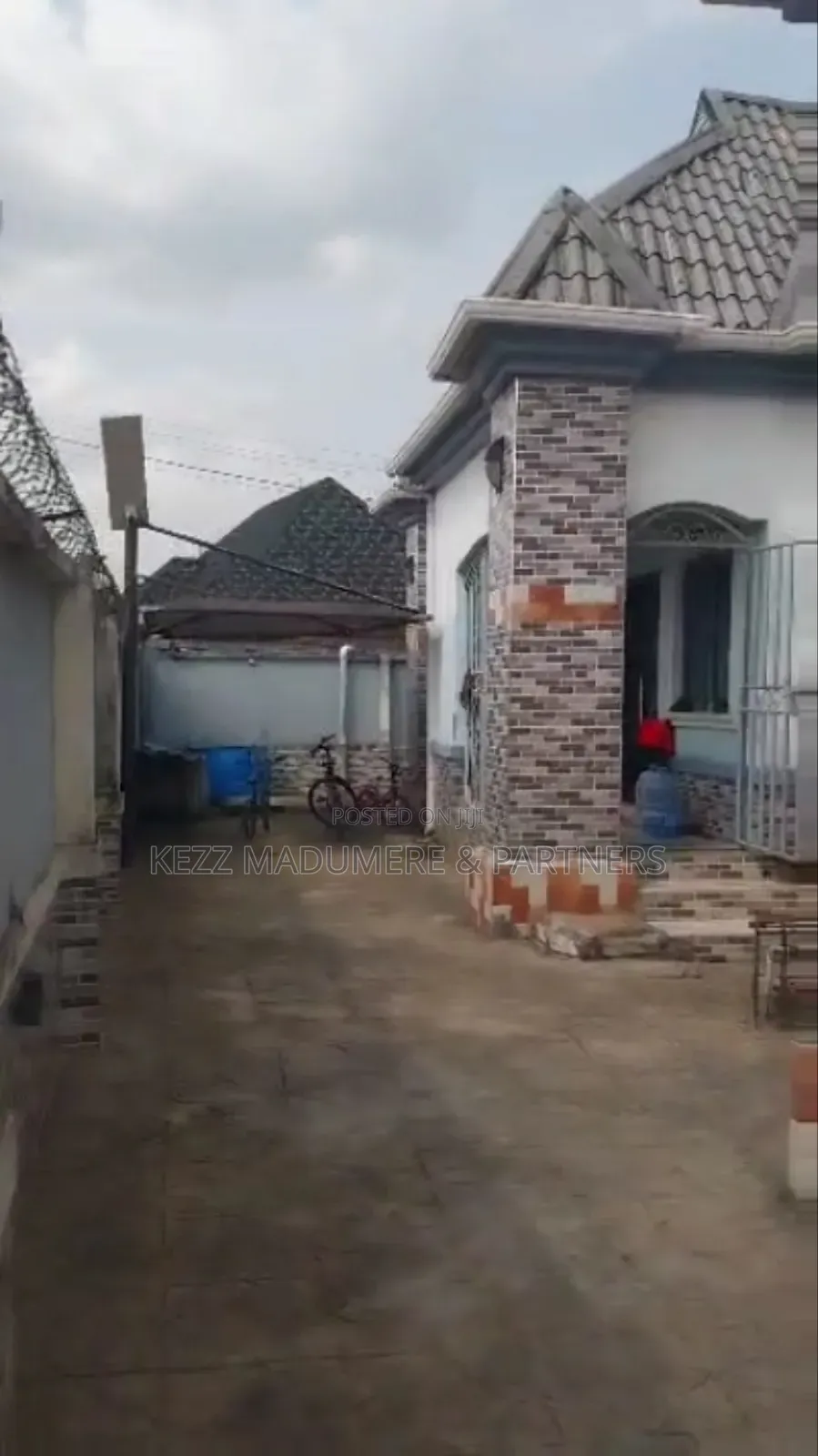 5bdrm Bungalow in Umuguma Owerri Imo for sale