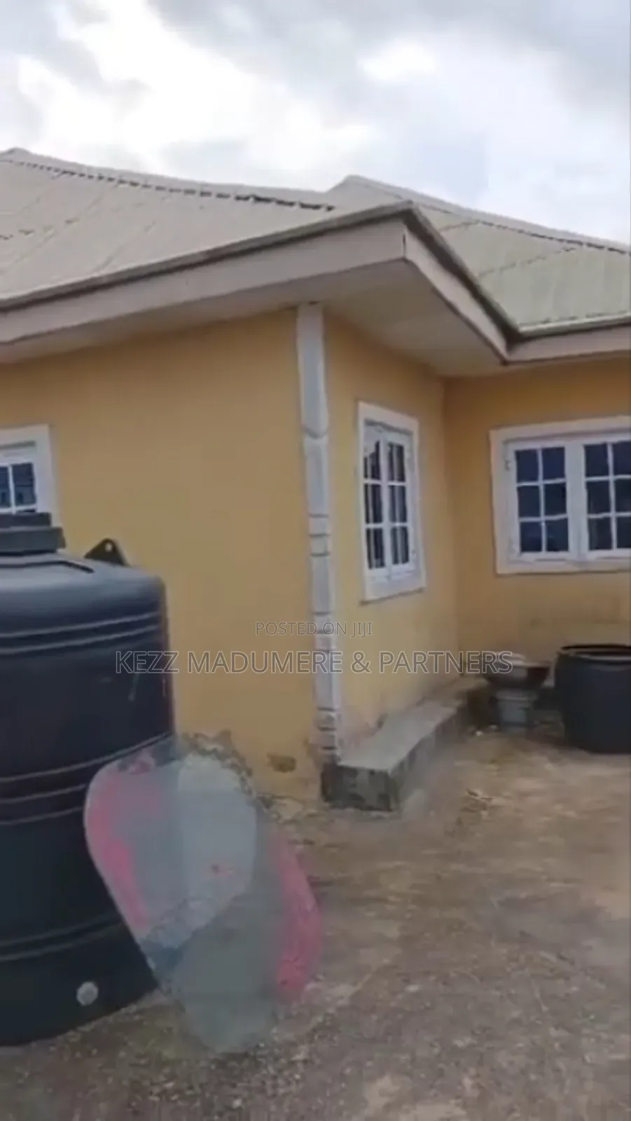 6bdrm Bungalow in Umuguma Owerri West for sale