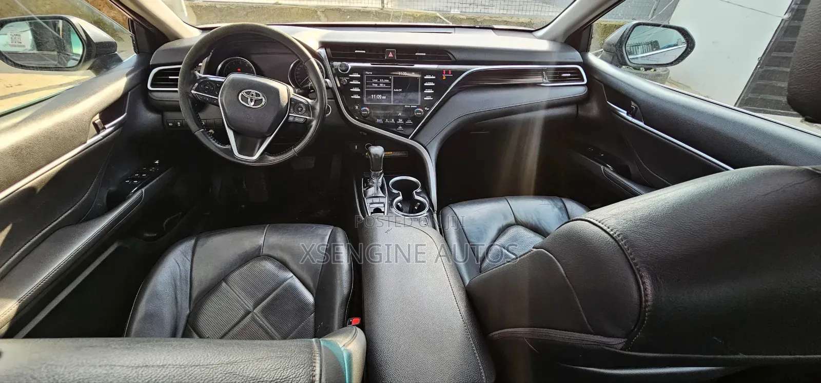 Toyota Camry XLE FWD (2.5L 4cyl 8AM) 2018 Gray