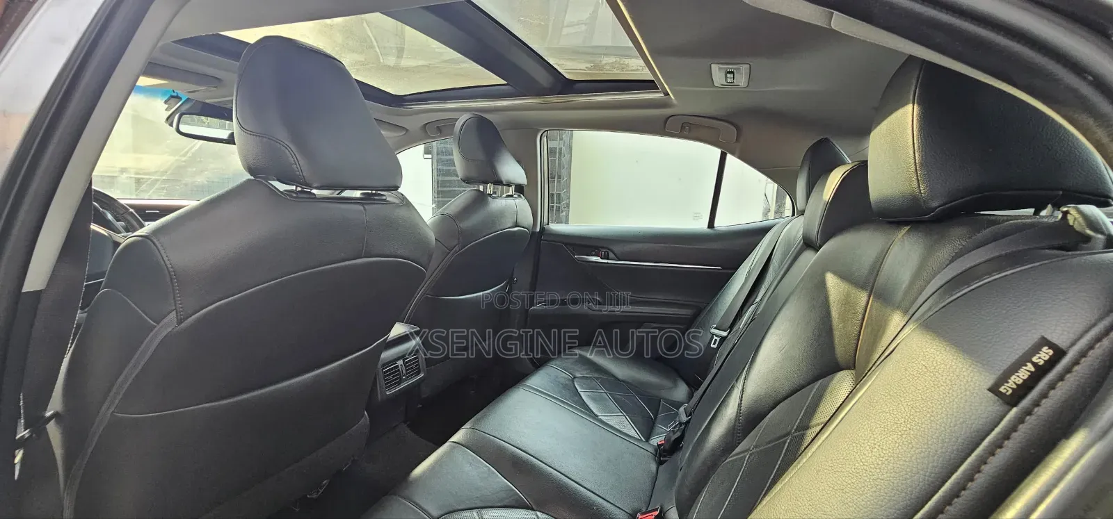 Toyota Camry XLE FWD (2.5L 4cyl 8AM) 2018 Gray